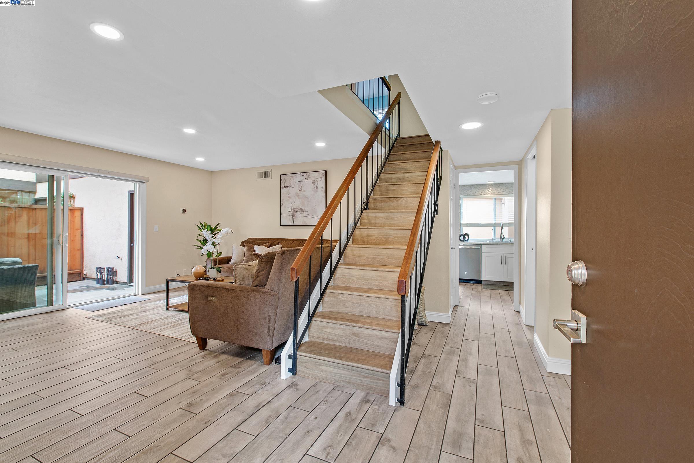 Detail Gallery Image 3 of 32 For 108 Morrow Ct, San Jose,  CA 95139 - 3 Beds | 2/1 Baths