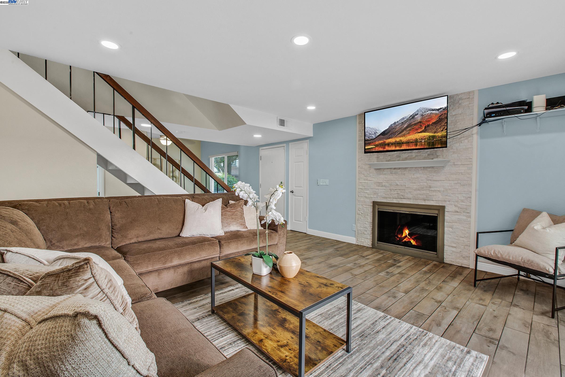 Detail Gallery Image 5 of 32 For 108 Morrow Ct, San Jose,  CA 95139 - 3 Beds | 2/1 Baths