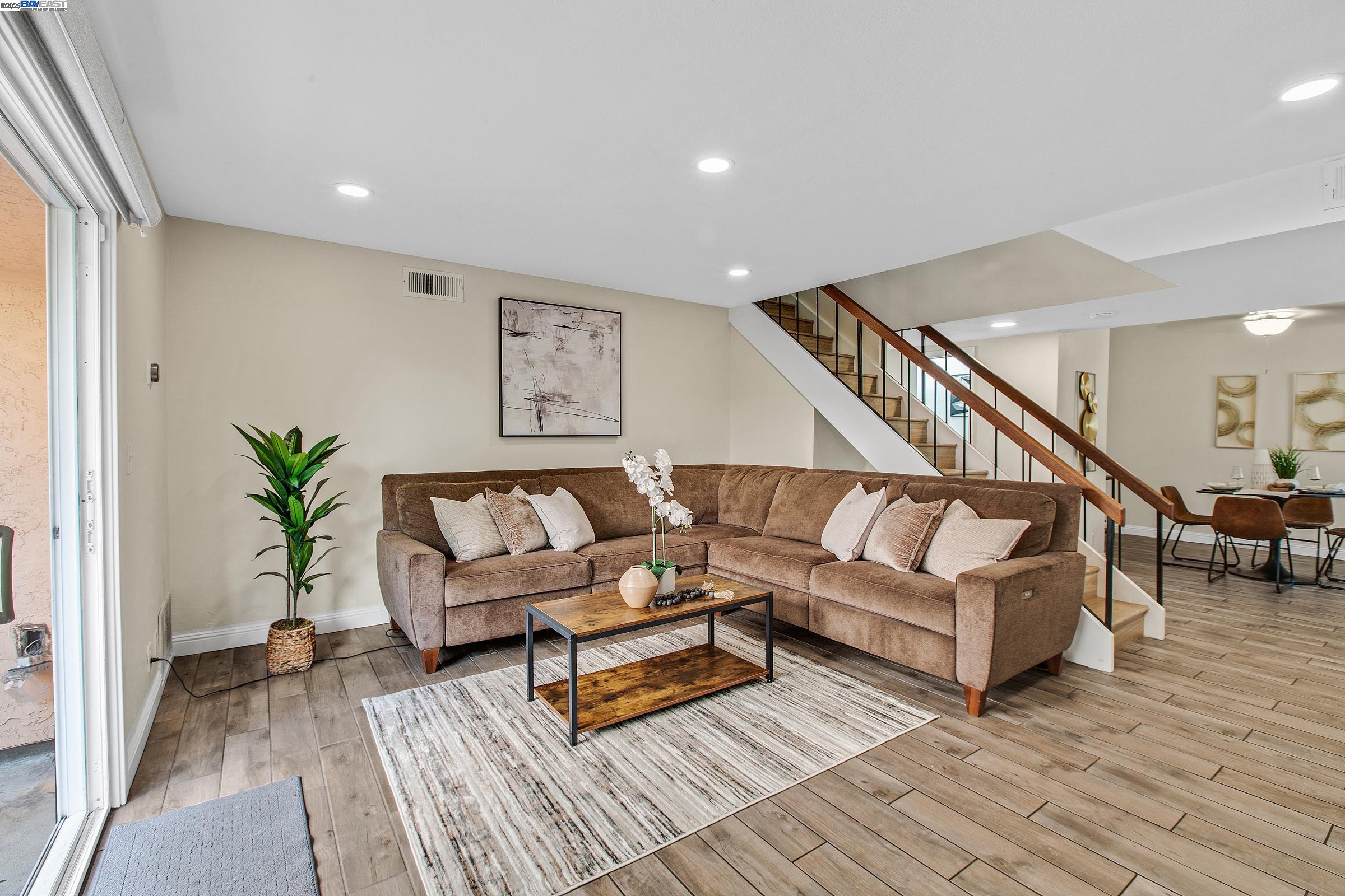 Detail Gallery Image 7 of 32 For 108 Morrow Ct, San Jose,  CA 95139 - 3 Beds | 2/1 Baths