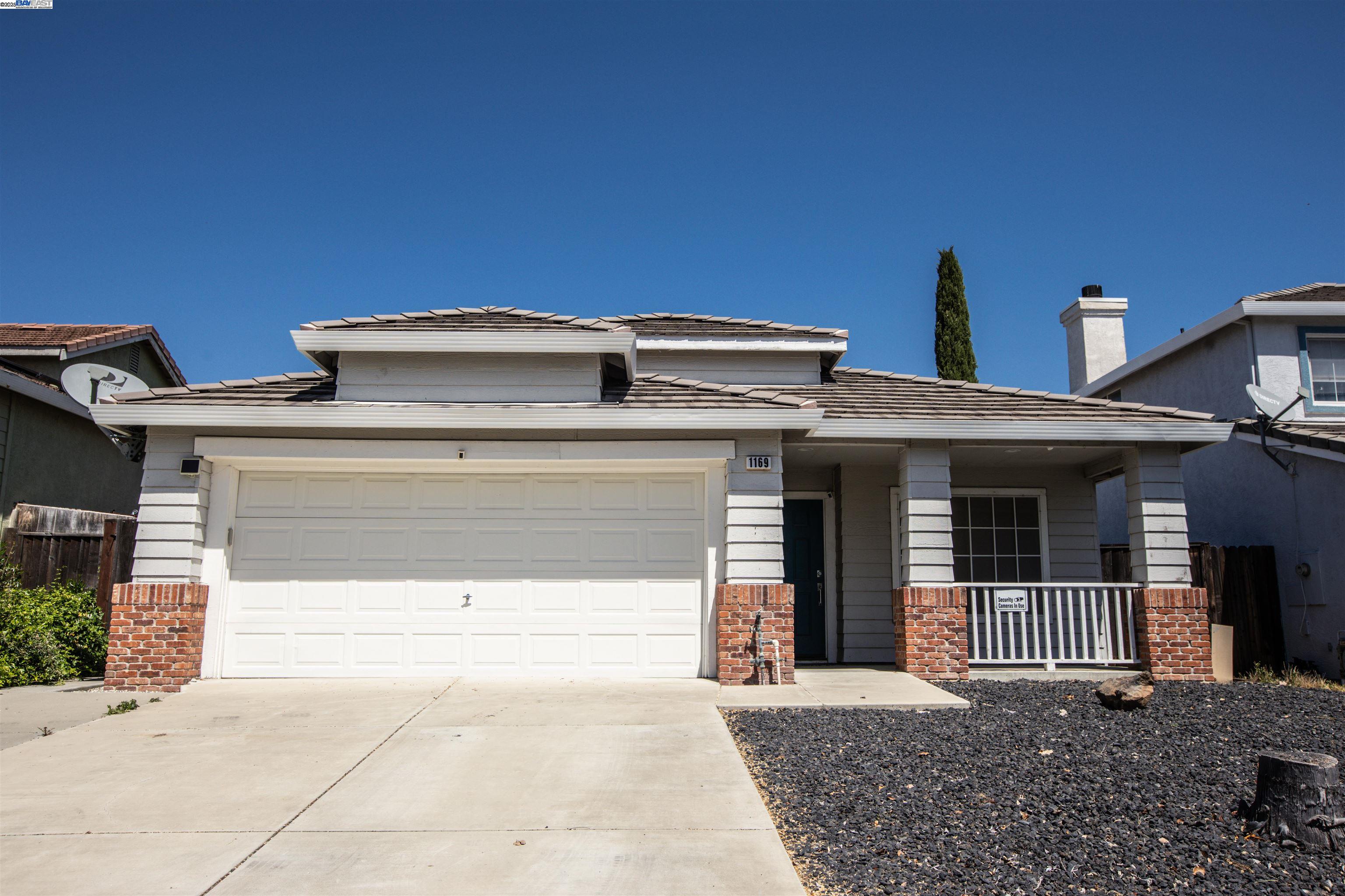 Detail Gallery Image 1 of 13 For 1169 Rockspring Way, Antioch,  CA 94531 - 3 Beds | 2 Baths