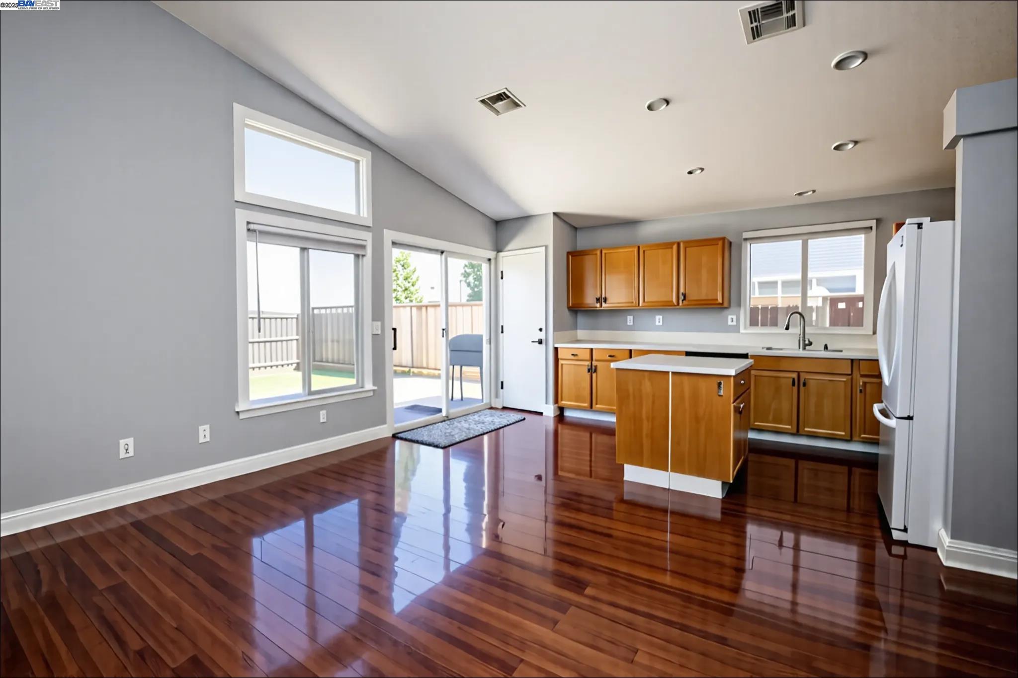 Detail Gallery Image 11 of 13 For 1169 Rockspring Way, Antioch,  CA 94531 - 3 Beds | 2 Baths