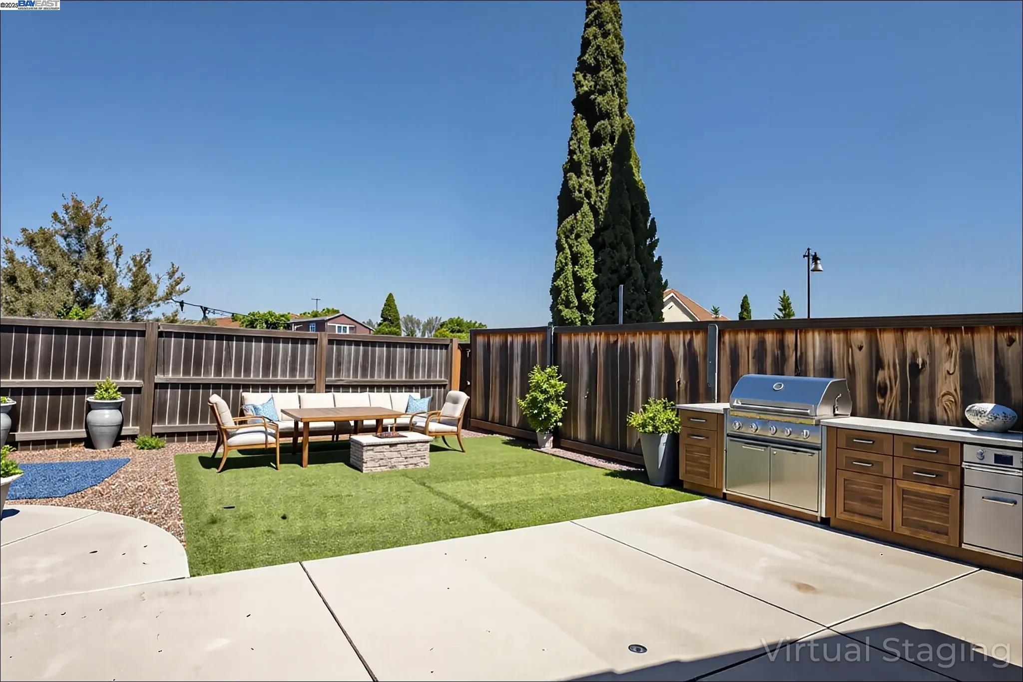 Detail Gallery Image 8 of 13 For 1169 Rockspring Way, Antioch,  CA 94531 - 3 Beds | 2 Baths