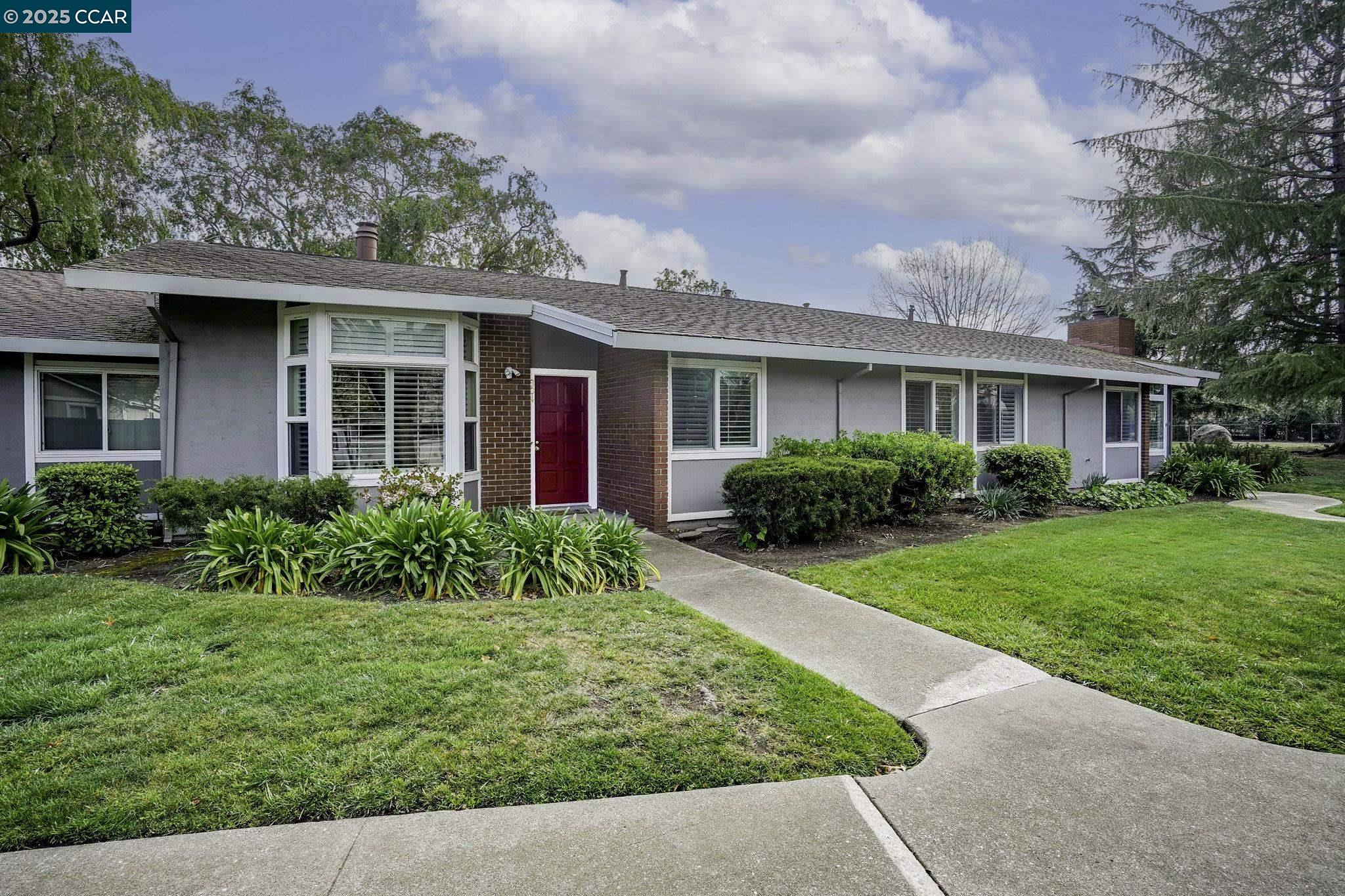 Browse active condo listings in CHERRYWOOD
