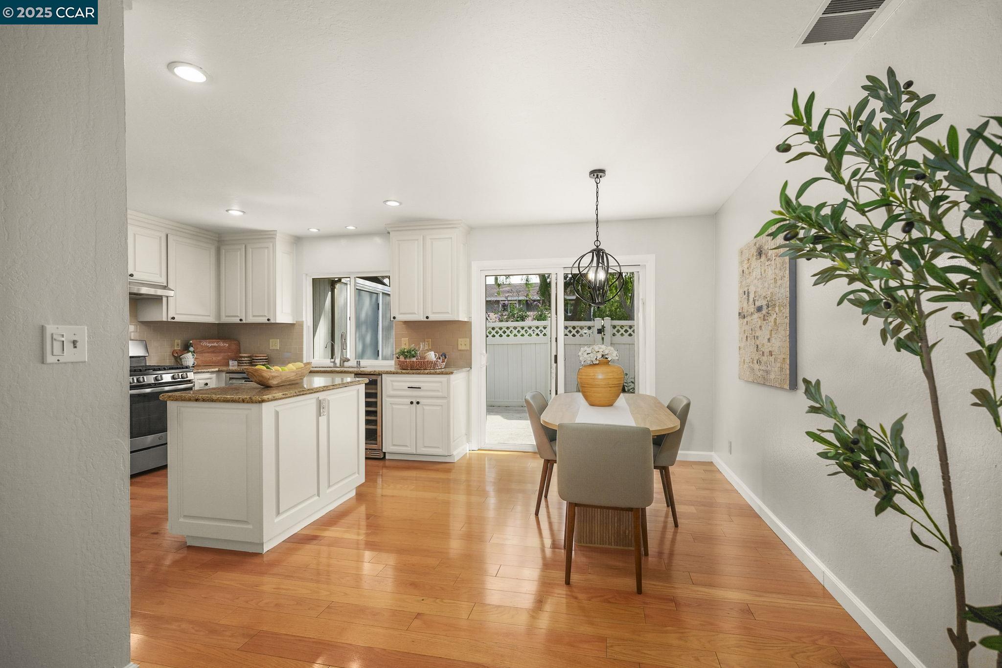 Photo #5: 41092128 Listing 