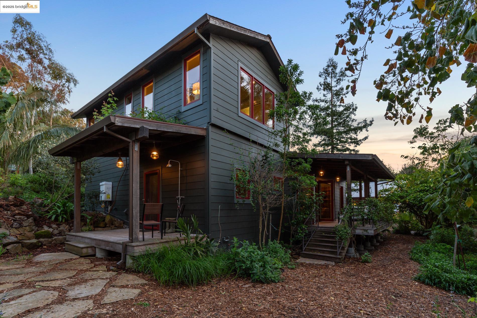 Detail Gallery Image 1 of 1 For 6930 Sunnyslope Ave, Castro Valley,  CA 94552 - 2 Beds | 2 Baths