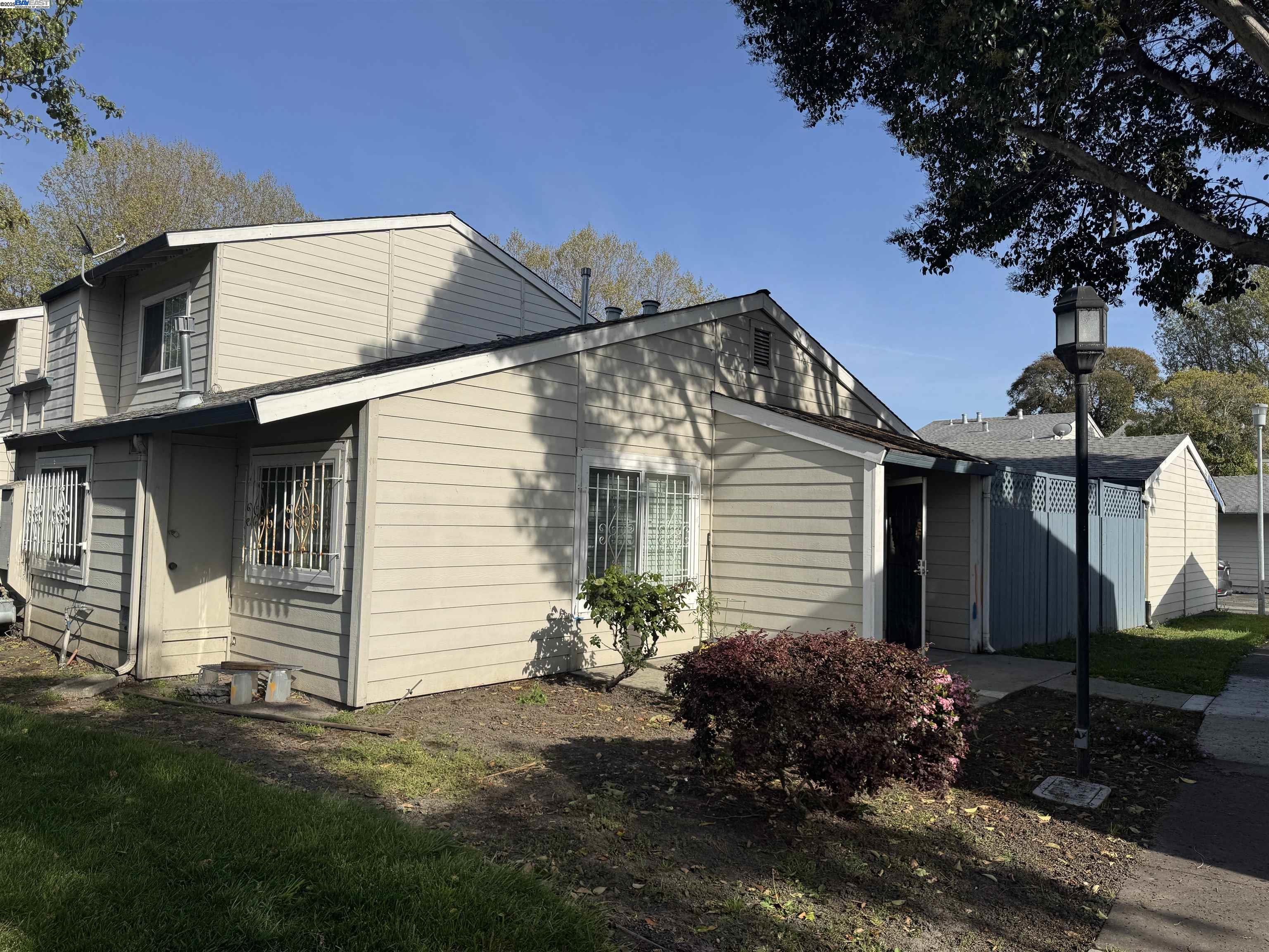 More Details about MLS # 41092131 : 4127 LUNAR WAY
