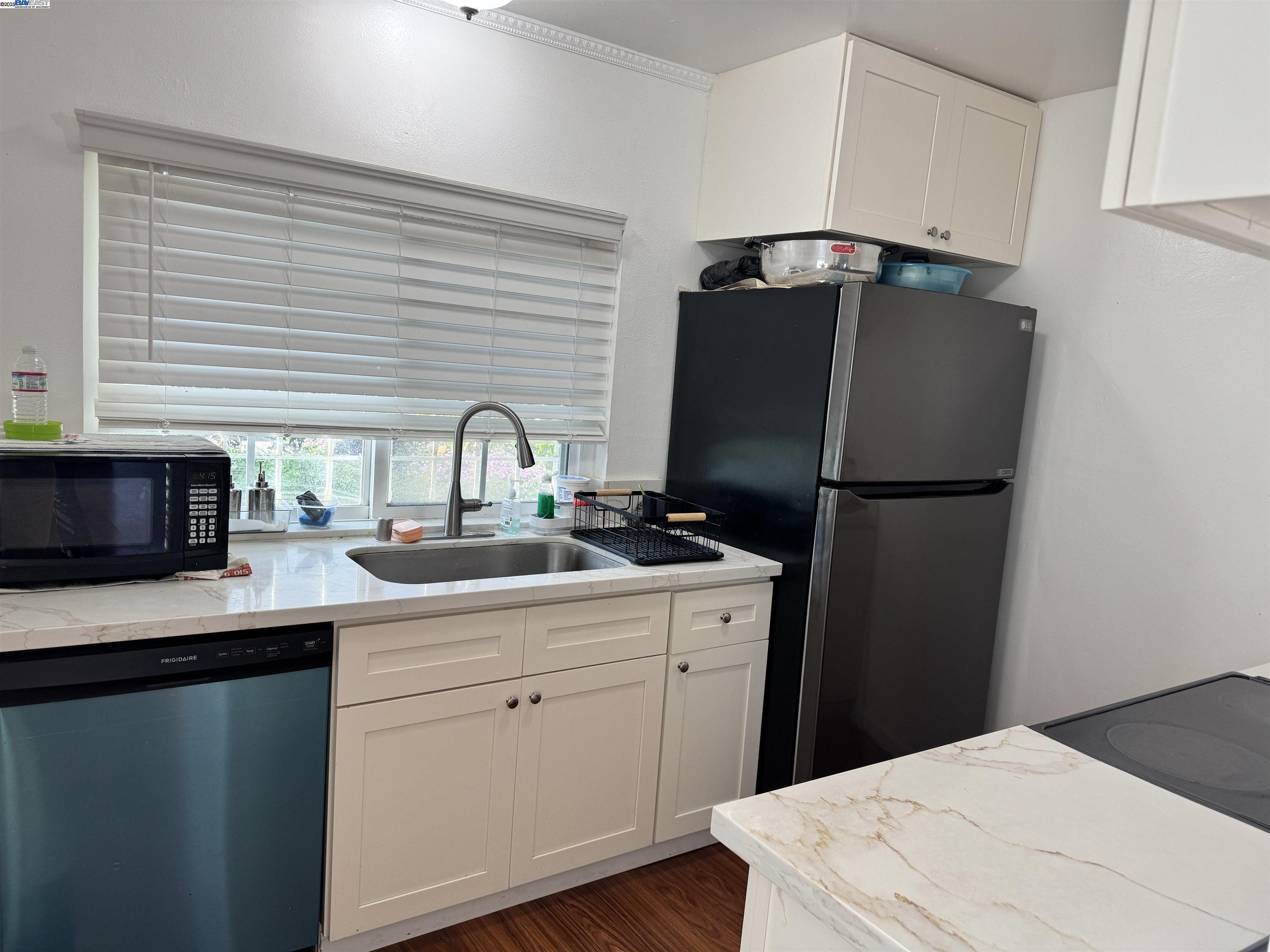 Photo #3: 41092131 Listing: Photo #3