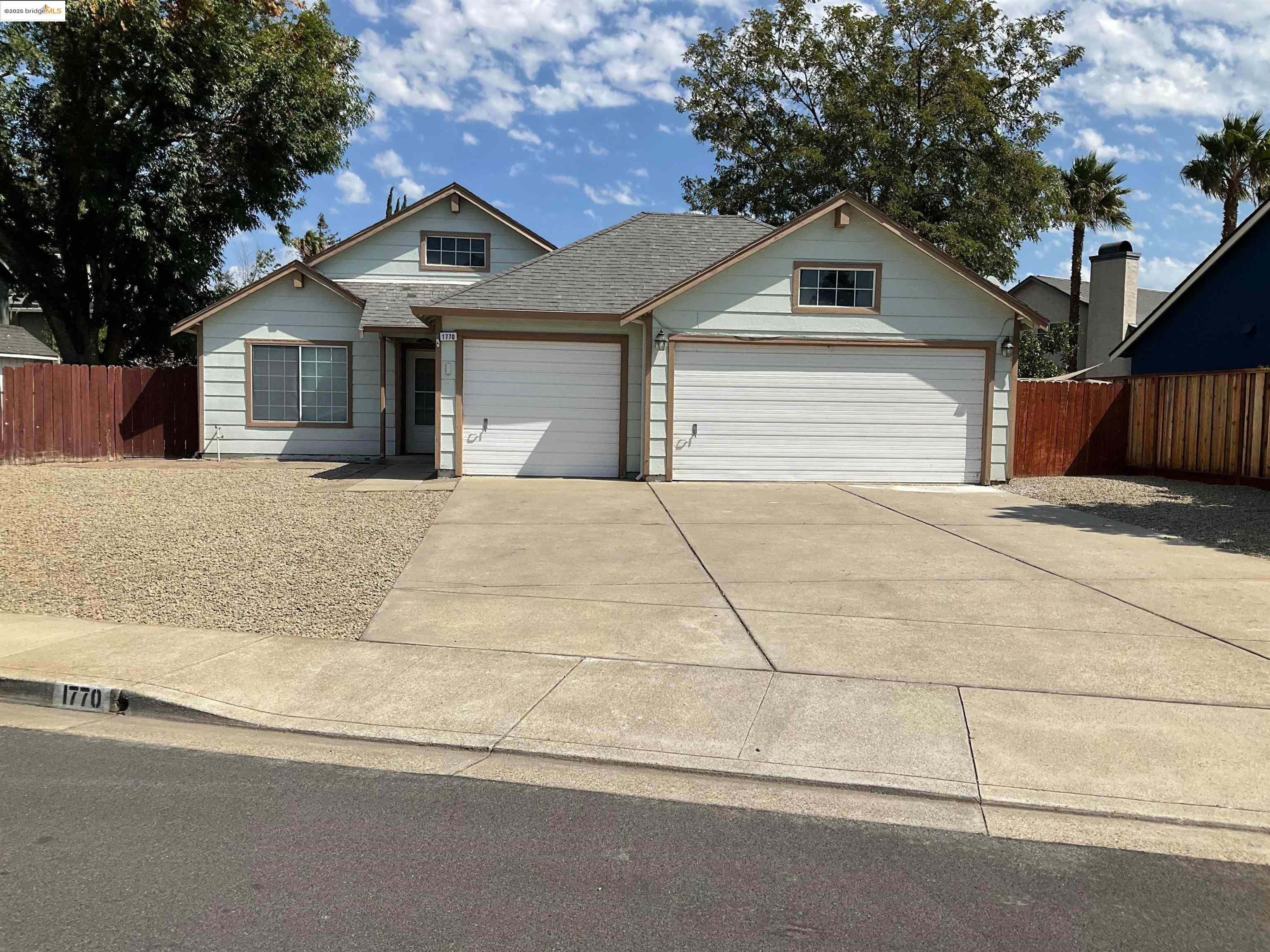 Detail Gallery Image 1 of 13 For 1770 Domaine Way, Oakley,  CA 94561 - 3 Beds | 2 Baths