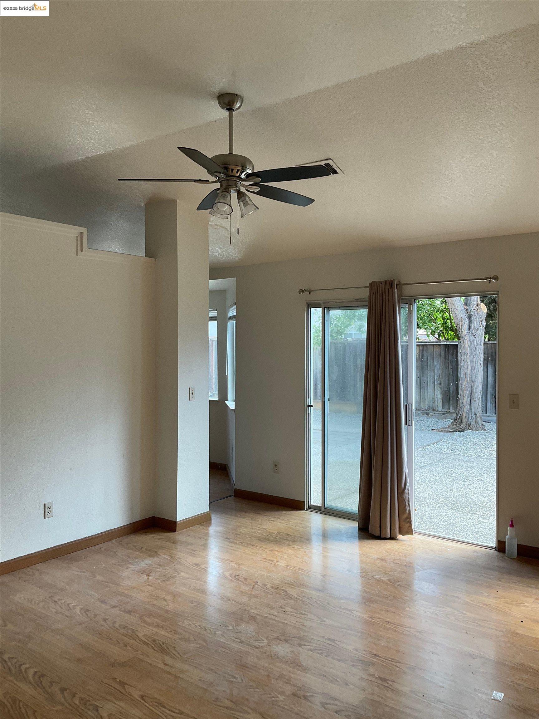 Detail Gallery Image 6 of 13 For 1770 Domaine Way, Oakley,  CA 94561 - 3 Beds | 2 Baths