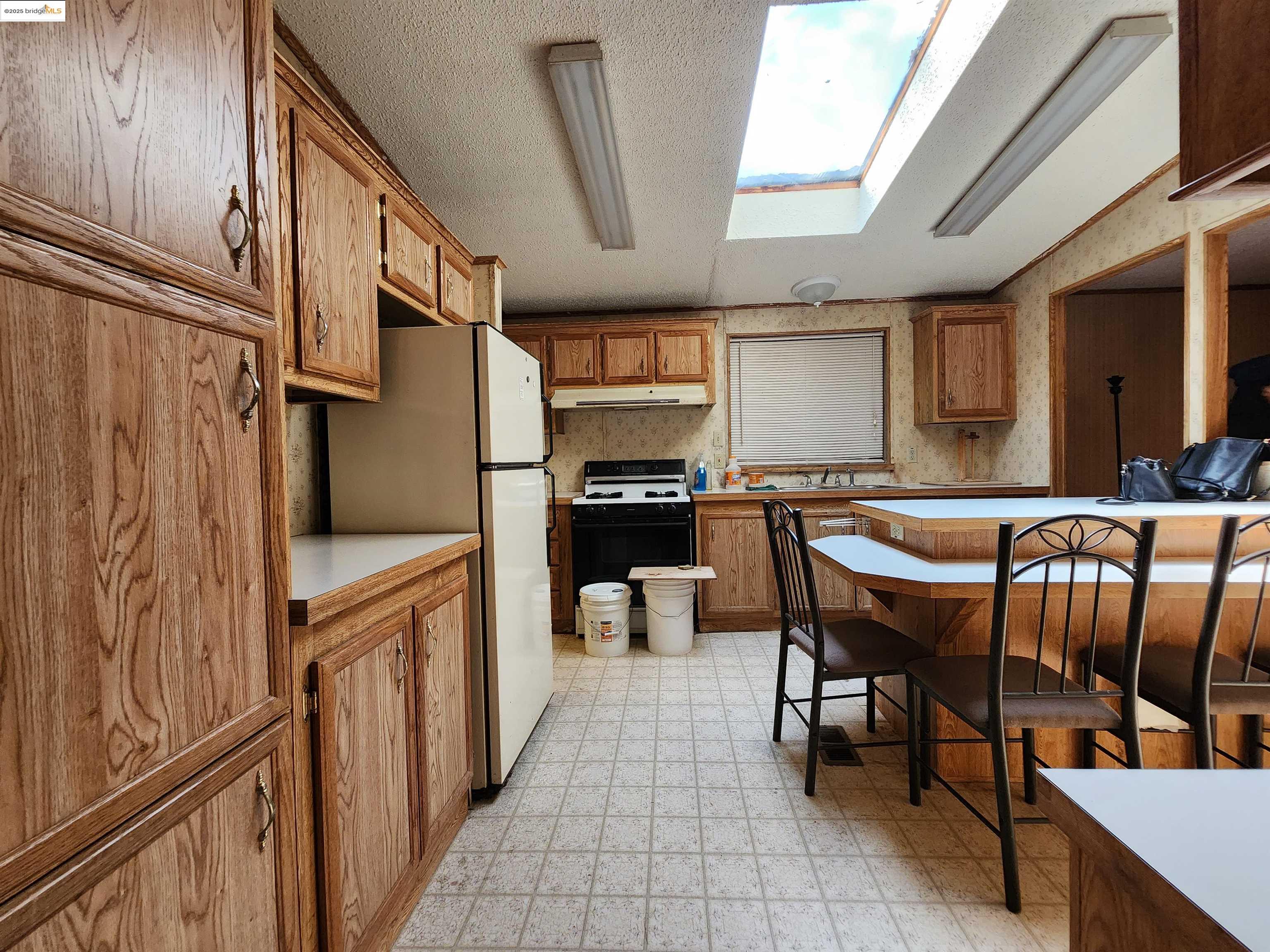 Detail Gallery Image 4 of 10 For 16612 Stagecoach Rd, Corning,  CA 96021 - 3 Beds | 2 Baths