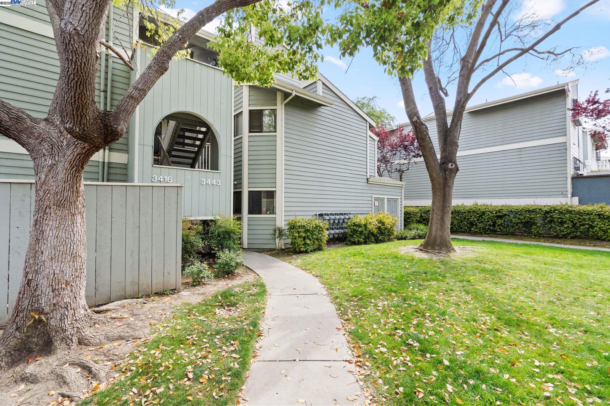 More Details about MLS # 41092175 : 3443 PEPPERWOOD TER # 101