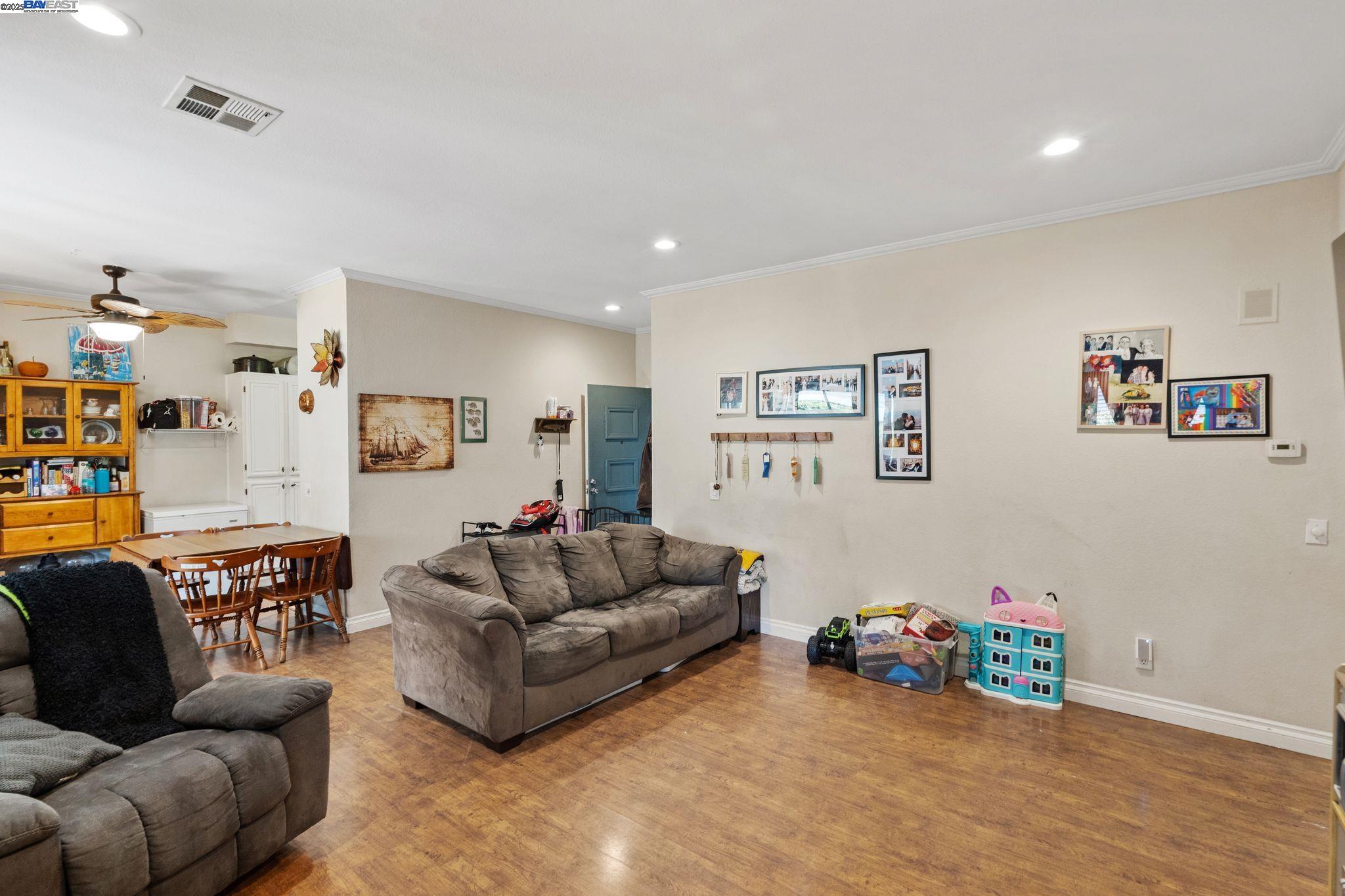 Photo #8: 41092175 Listing: Photo #8