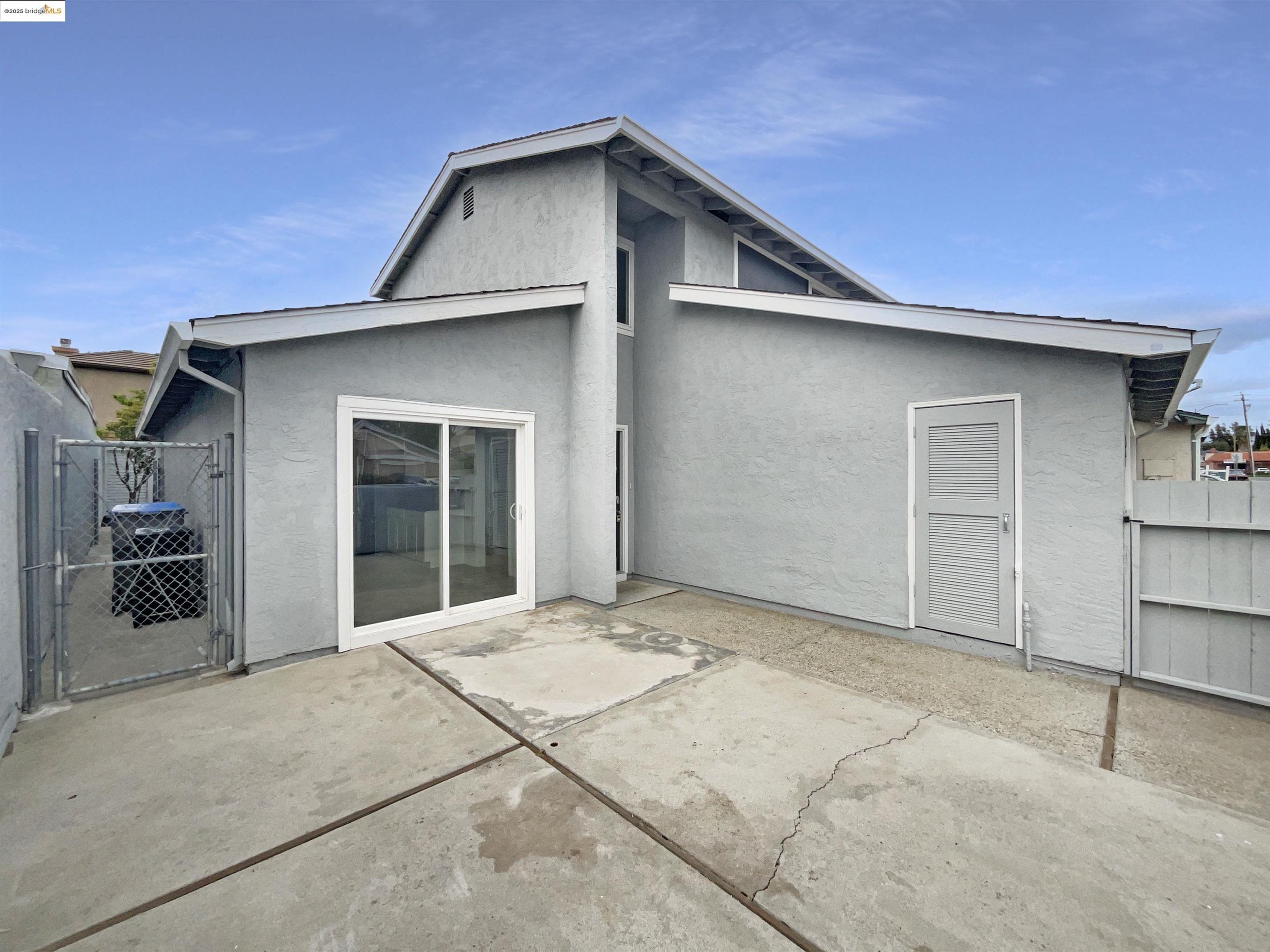 Detail Gallery Image 11 of 30 For 883 Calle De Verde, San Jose,  CA 95136 - 3 Beds | 2/1 Baths