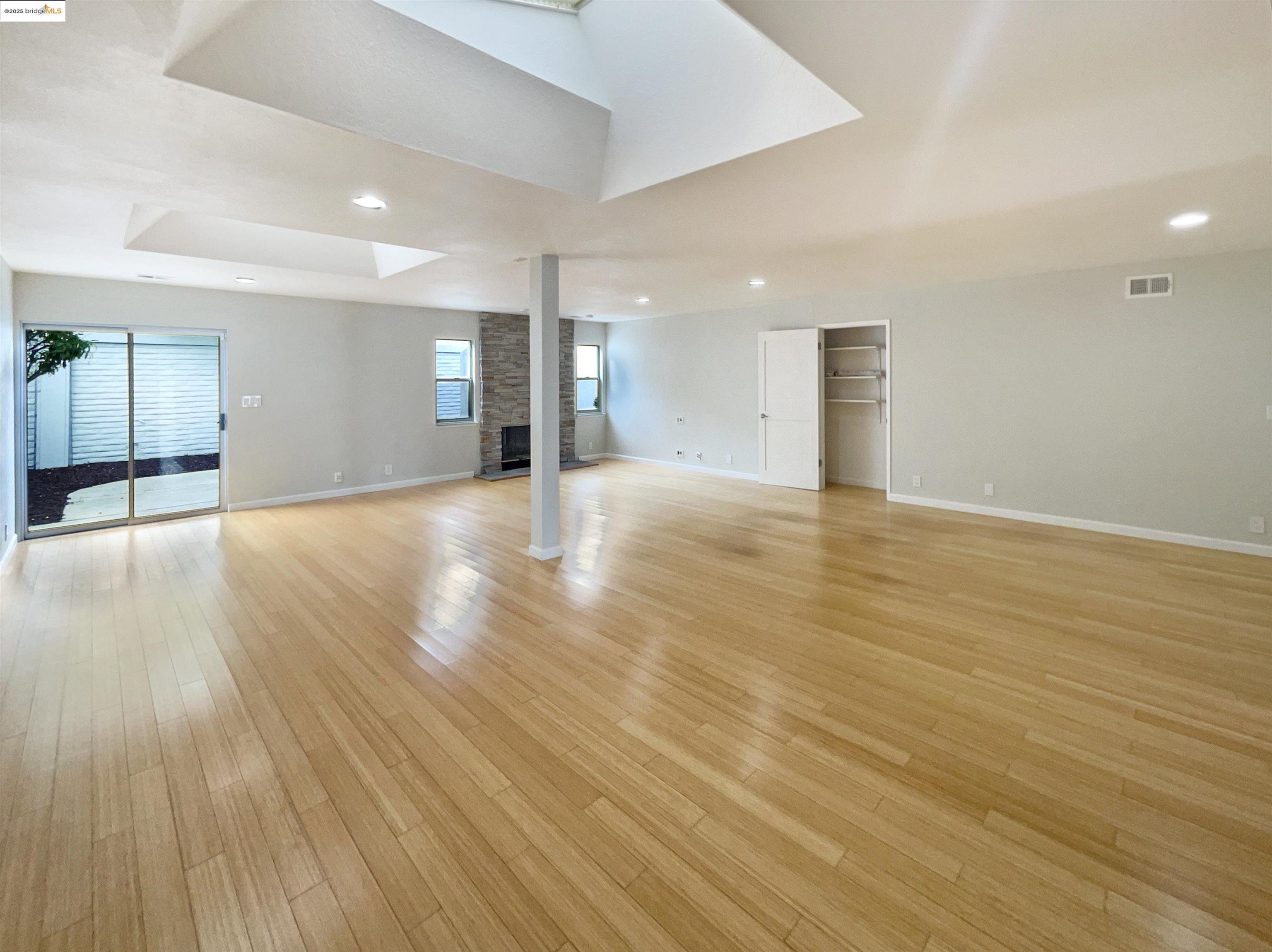 Detail Gallery Image 19 of 30 For 883 Calle De Verde, San Jose,  CA 95136 - 3 Beds | 2/1 Baths