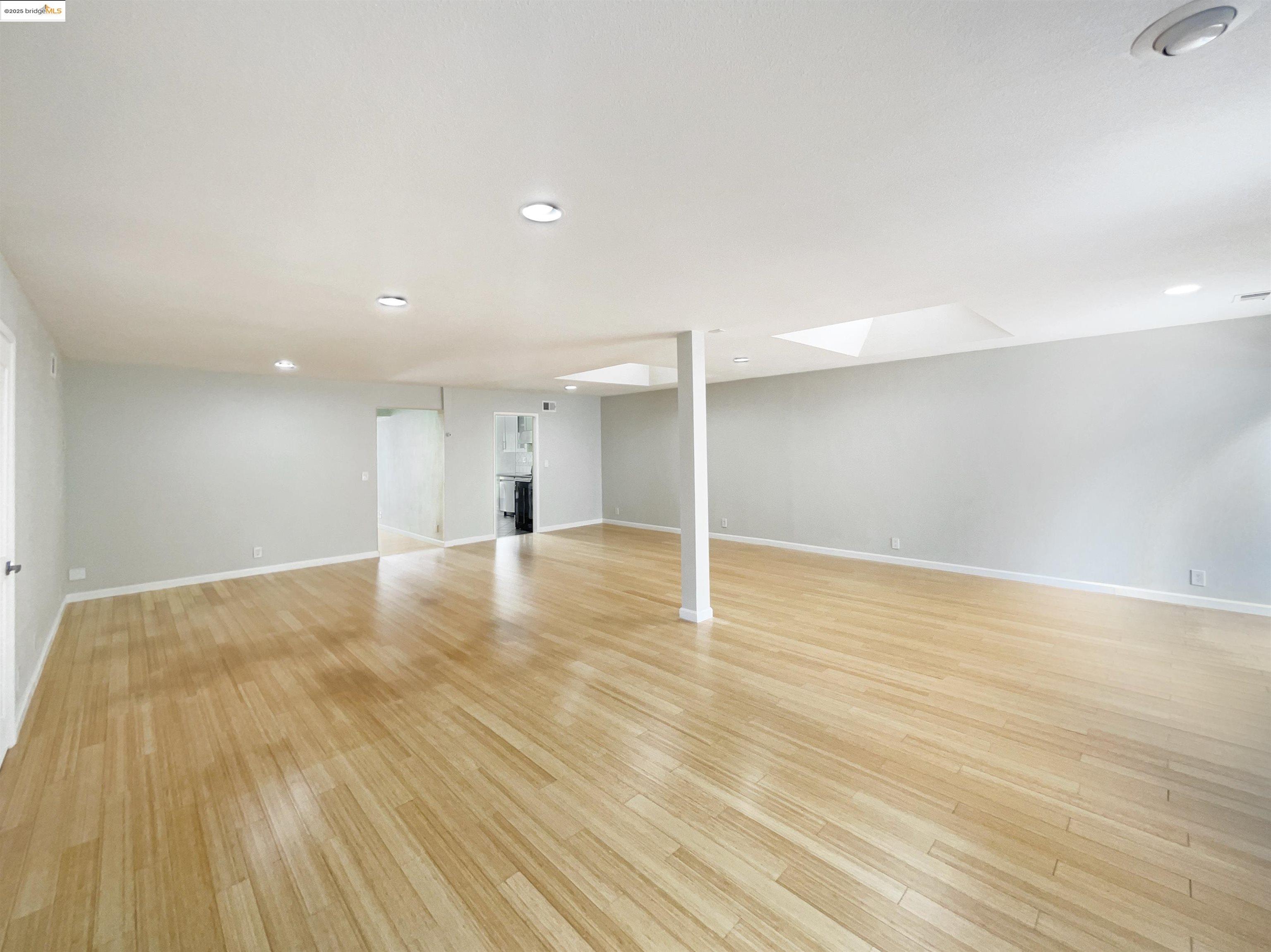 Detail Gallery Image 20 of 30 For 883 Calle De Verde, San Jose,  CA 95136 - 3 Beds | 2/1 Baths