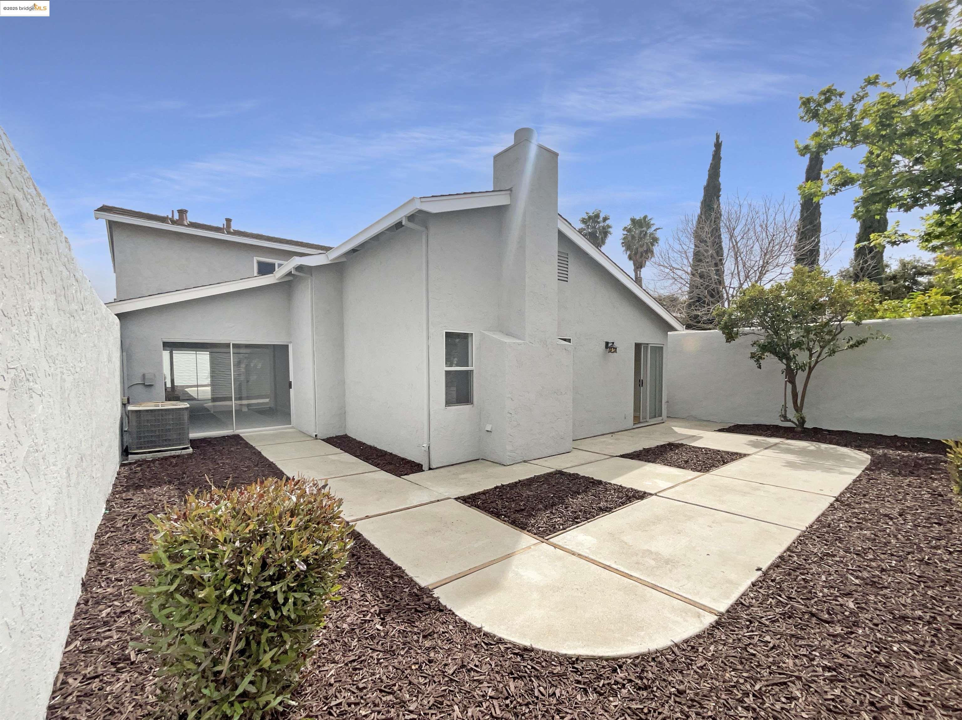 Detail Gallery Image 8 of 30 For 883 Calle De Verde, San Jose,  CA 95136 - 3 Beds | 2/1 Baths