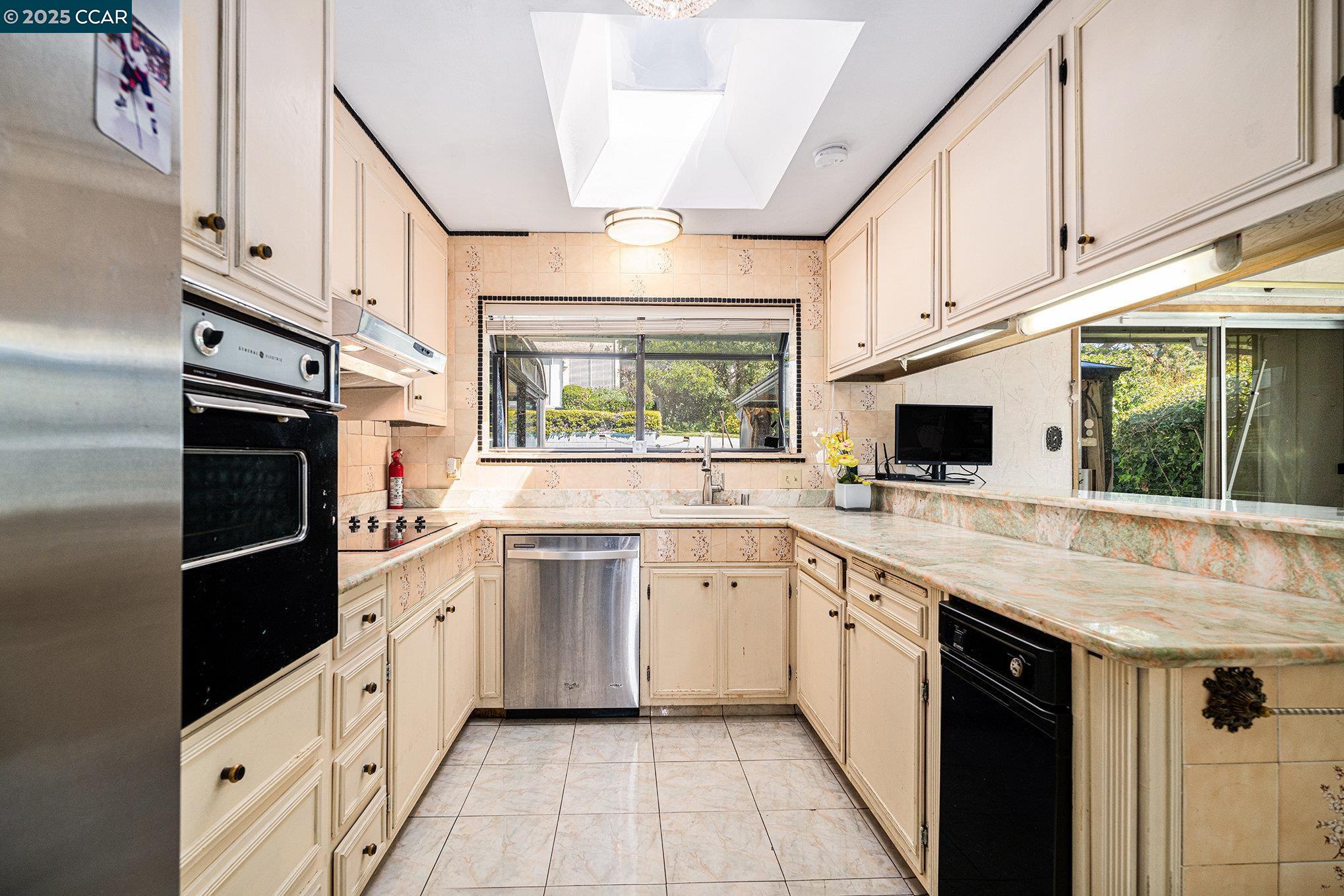 Detail Gallery Image 11 of 47 For 5955 Ralston Ave, Richmond,  CA 94805 - 3 Beds | 2/1 Baths
