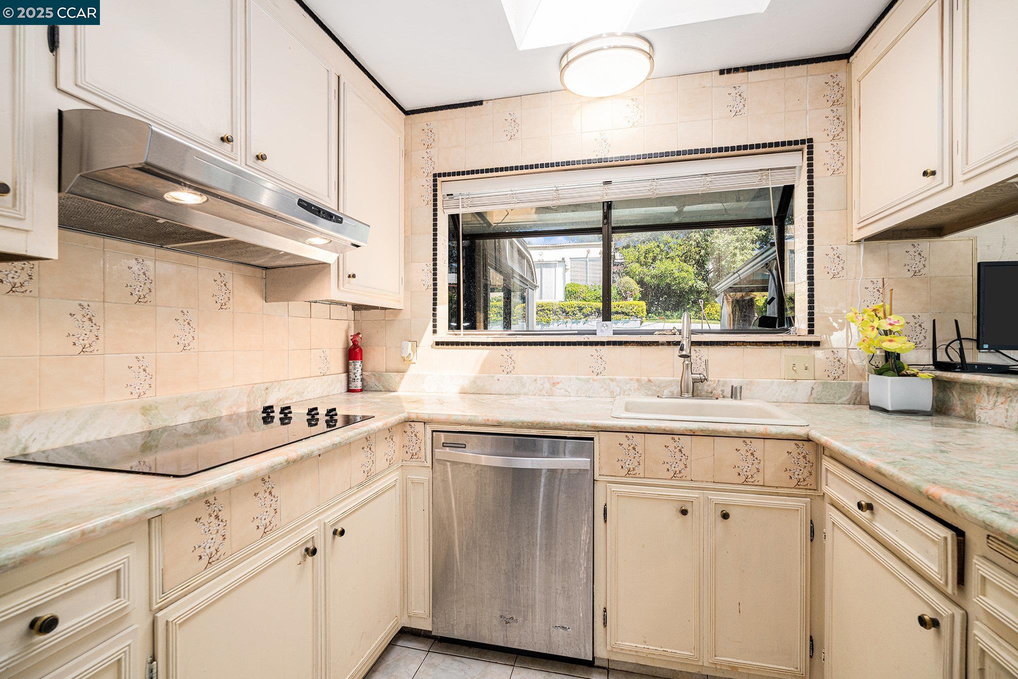 Detail Gallery Image 12 of 47 For 5955 Ralston Ave, Richmond,  CA 94805 - 3 Beds | 2/1 Baths