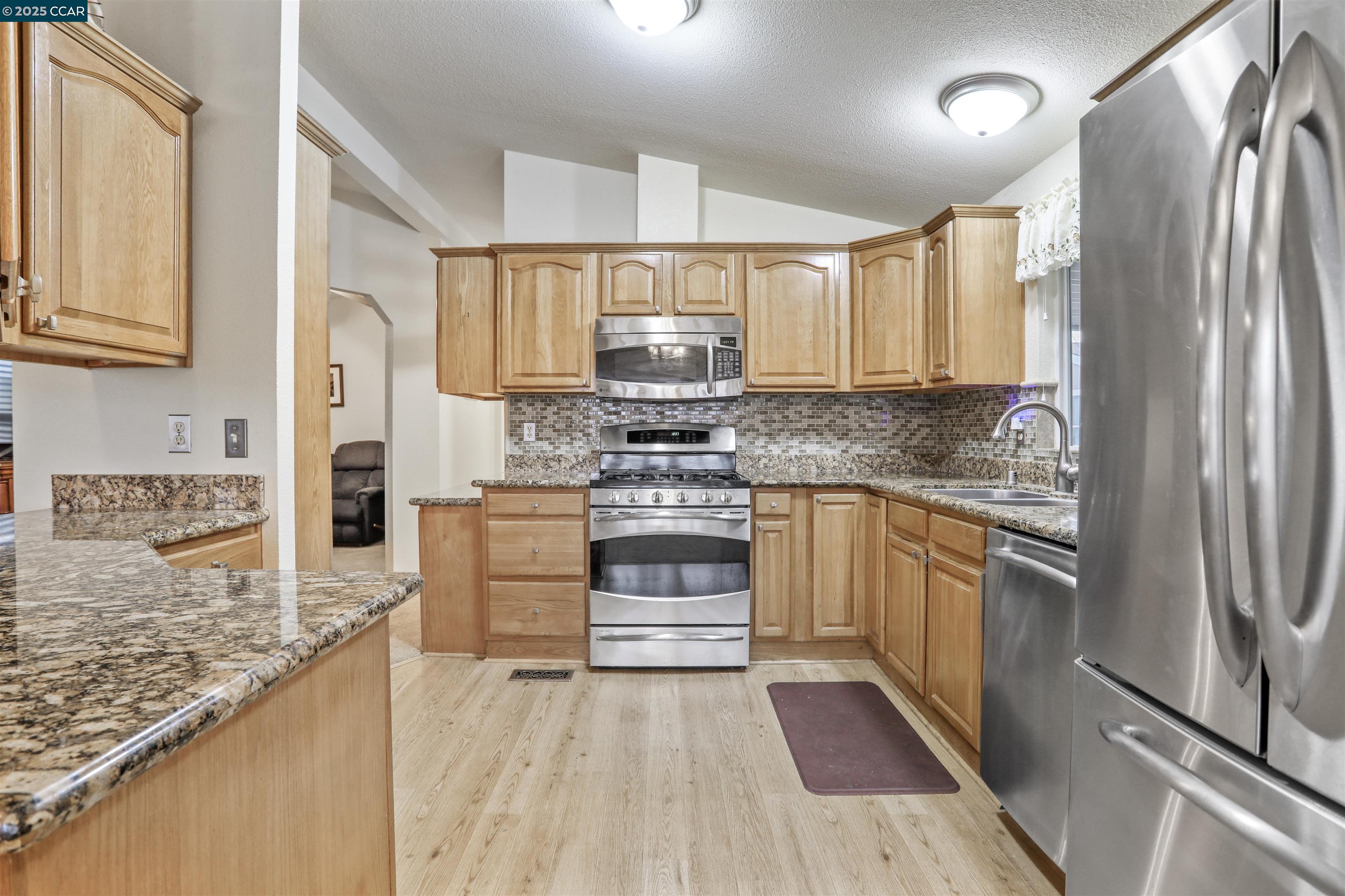 Detail Gallery Image 5 of 28 For 210 W Cypress Rd #49,  Oakley,  CA 94561 - 2 Beds | 2 Baths
