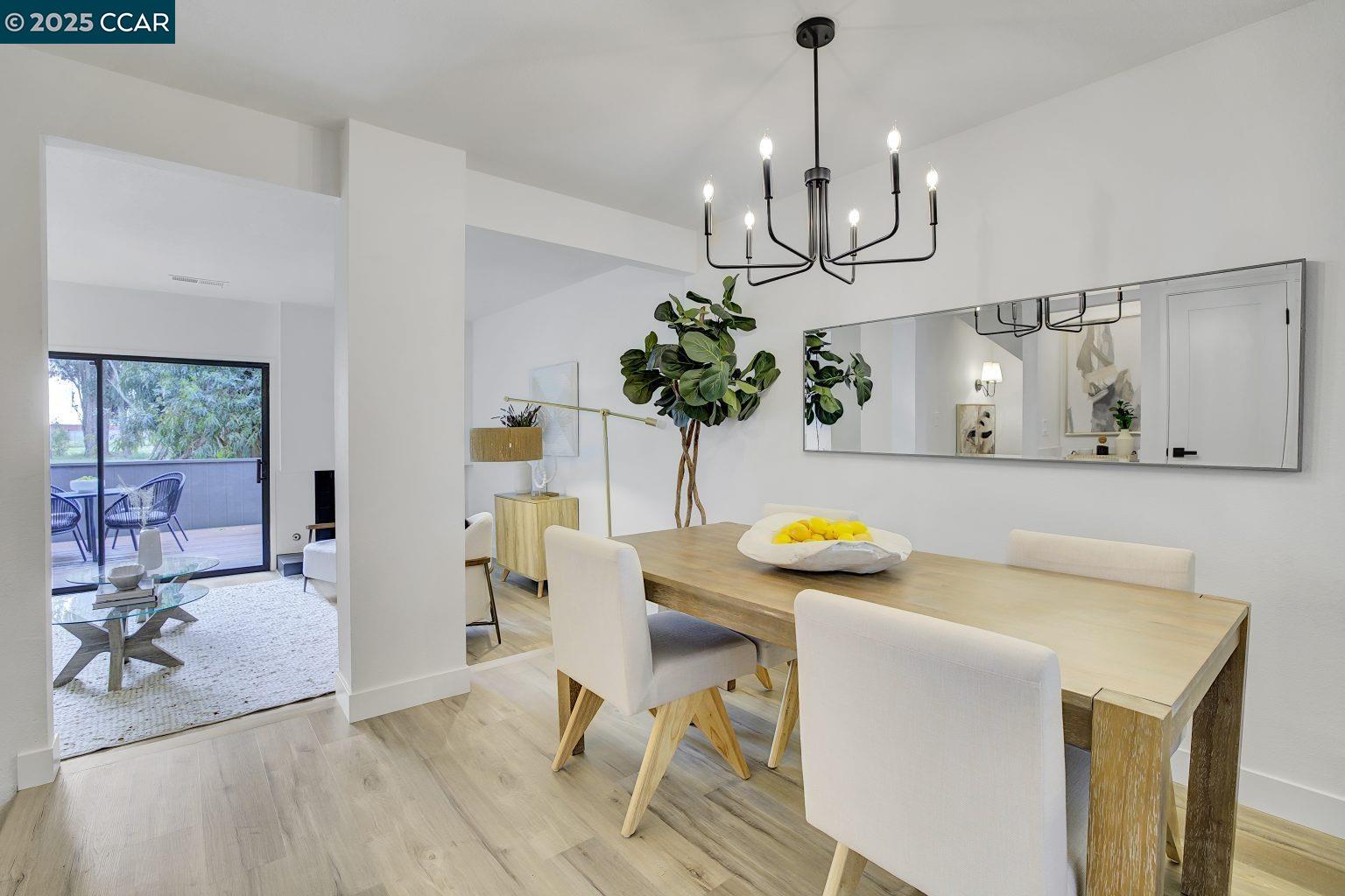 Detail Gallery Image 1 of 1 For 970 Castlewood Way, Hayward,  CA 94541 - 2 Beds | 2 Baths