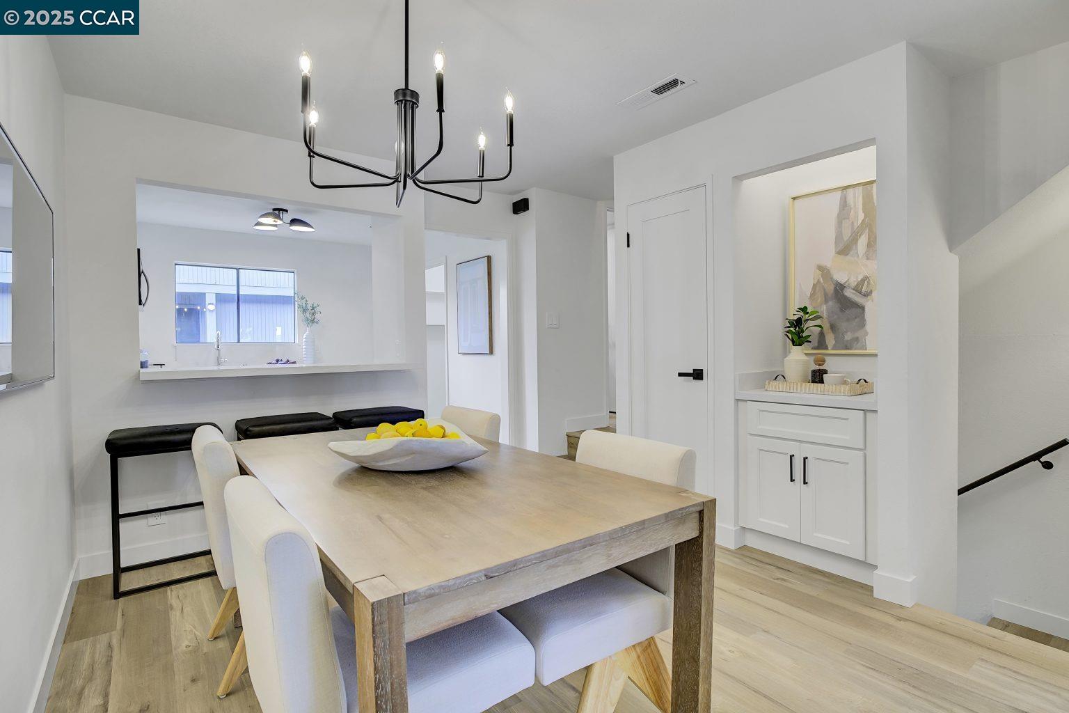 Photo #2: 41092185 Listing 