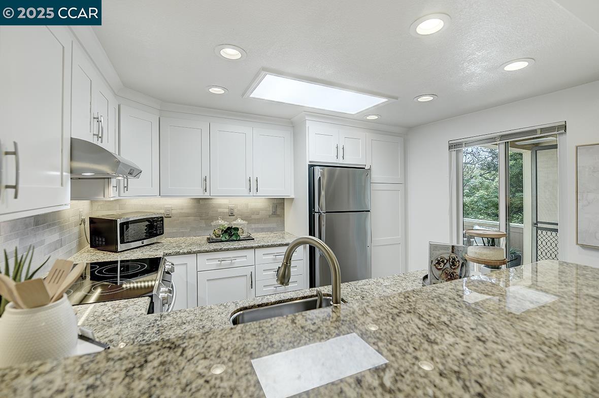 Photo #2: 41092191 Listing 