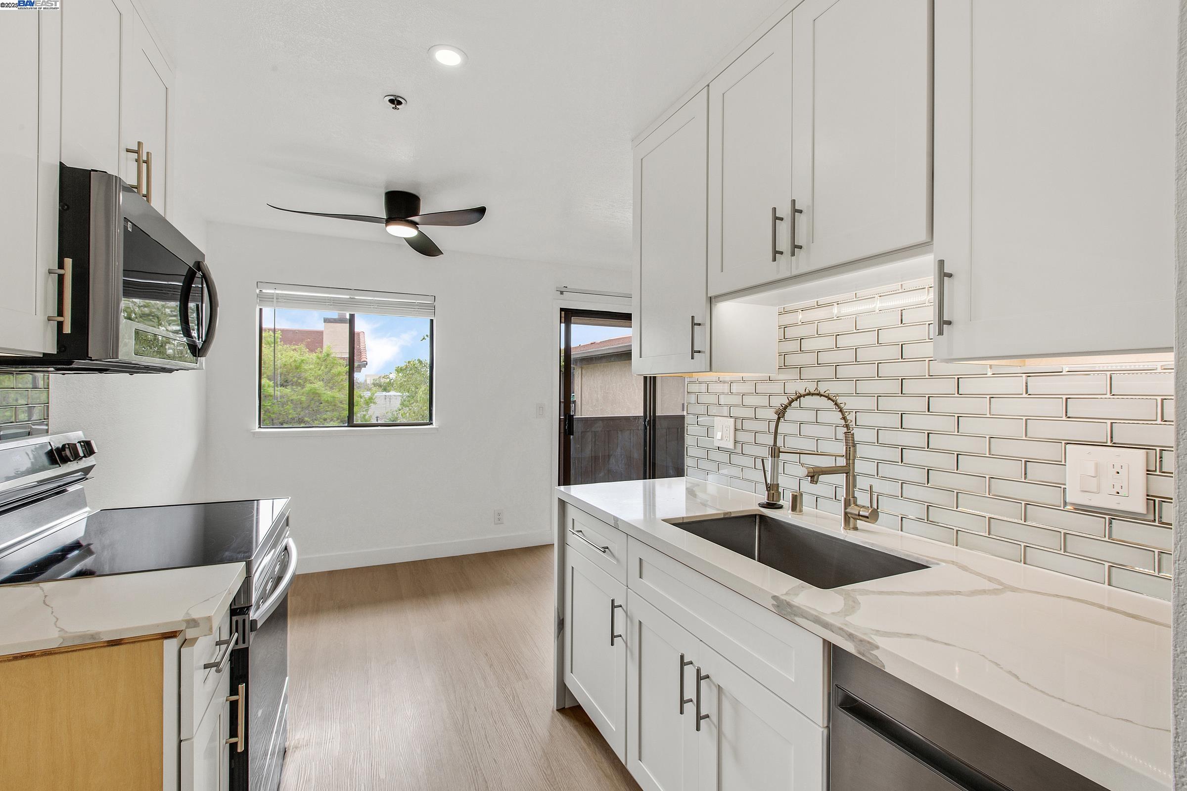 Detail Gallery Image 12 of 39 For 15059 Hesperian #38,  San Leandro,  CA 94578 - 1 Beds | 1 Baths