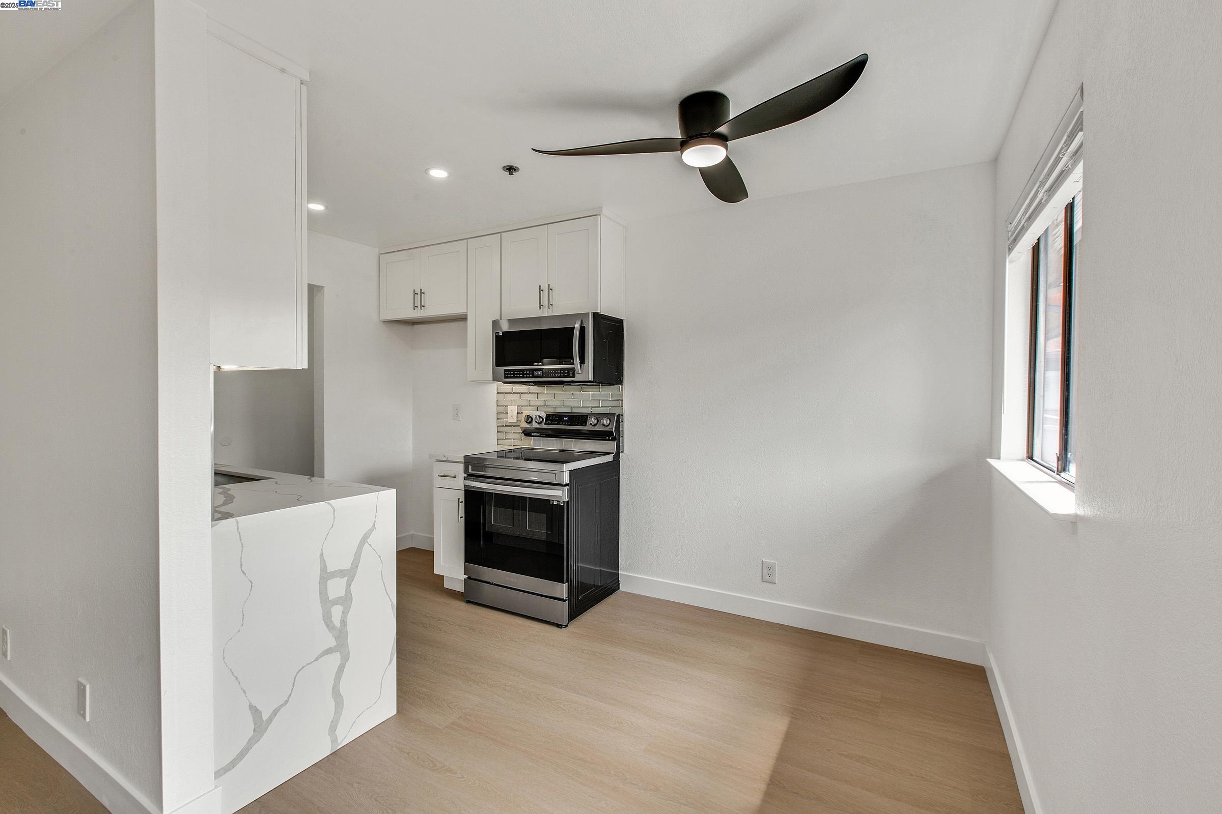 Detail Gallery Image 14 of 39 For 15059 Hesperian #38,  San Leandro,  CA 94578 - 1 Beds | 1 Baths