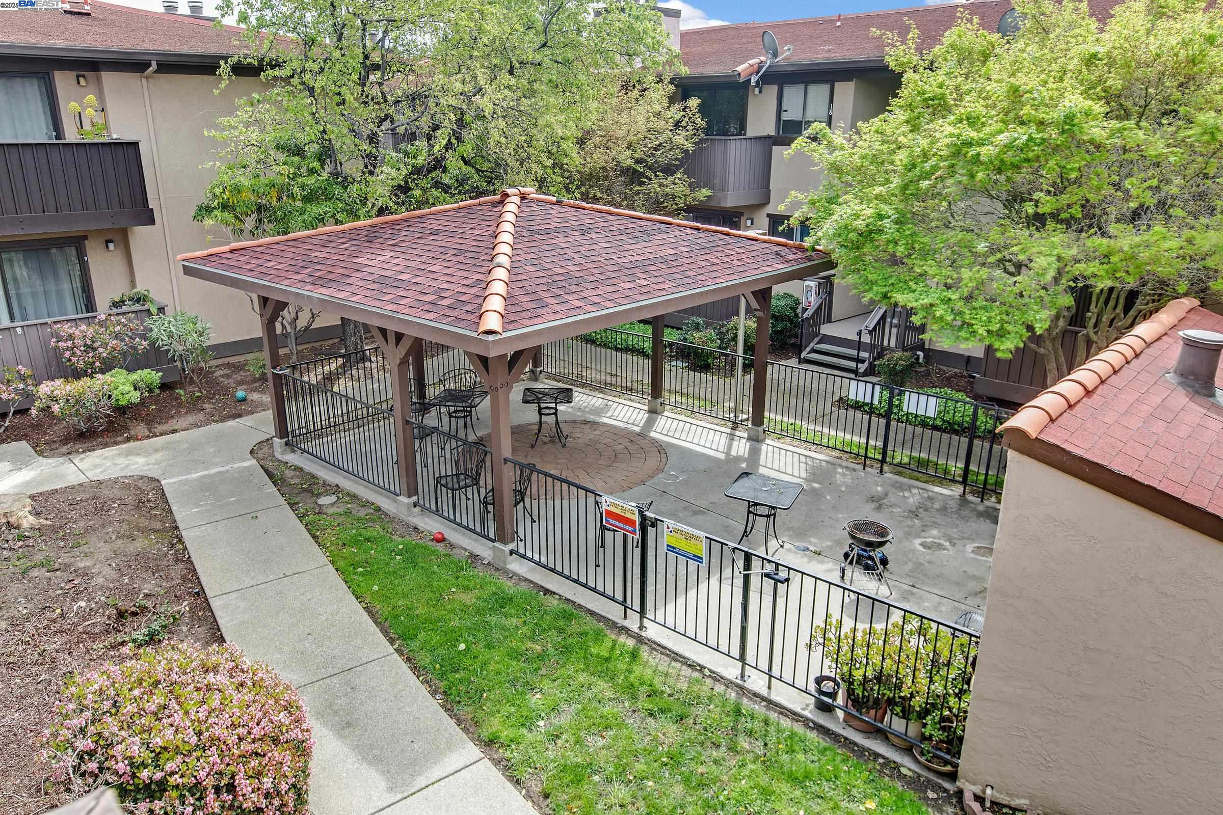 Detail Gallery Image 18 of 39 For 15059 Hesperian #38,  San Leandro,  CA 94578 - 1 Beds | 1 Baths