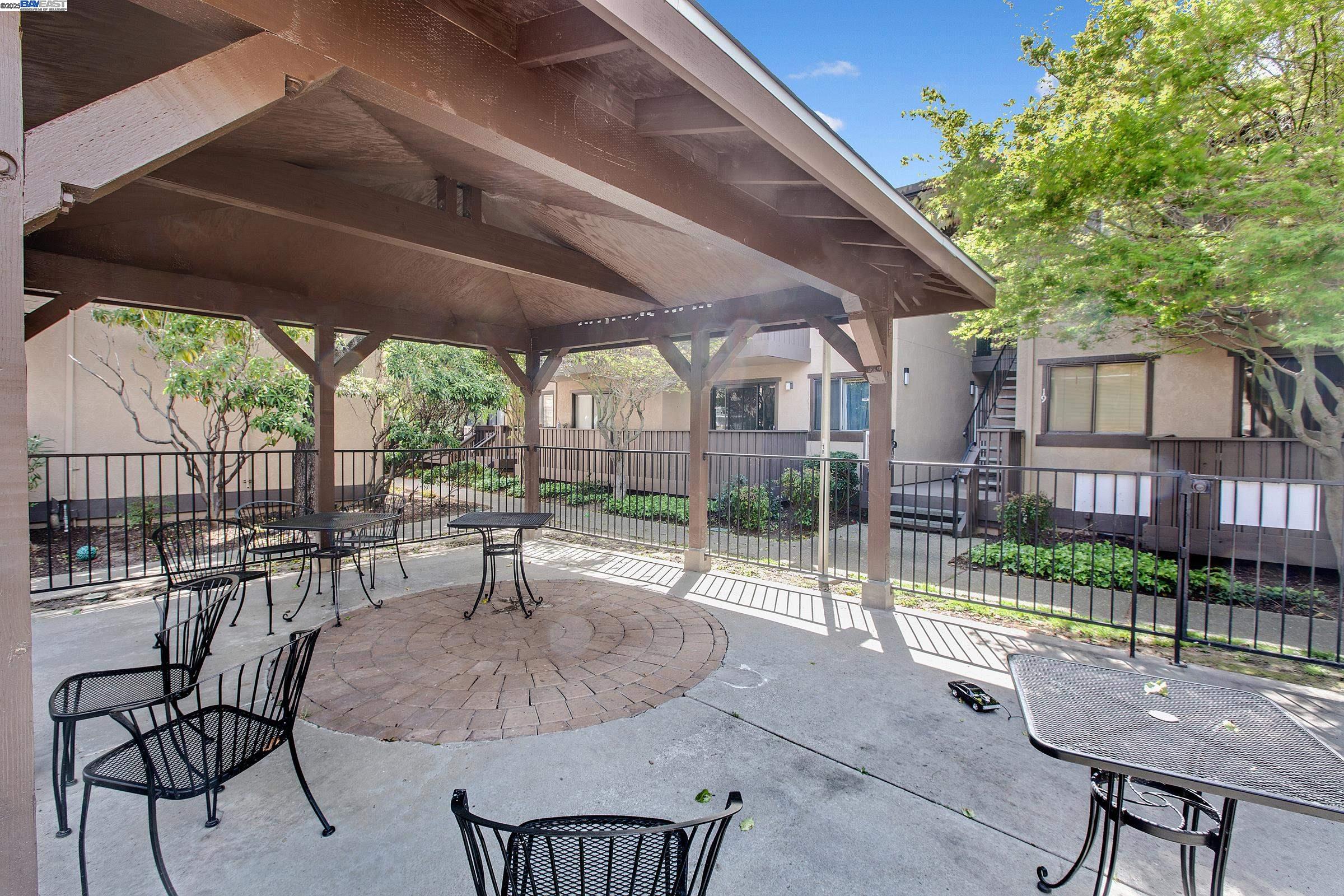 Detail Gallery Image 19 of 39 For 15059 Hesperian #38,  San Leandro,  CA 94578 - 1 Beds | 1 Baths