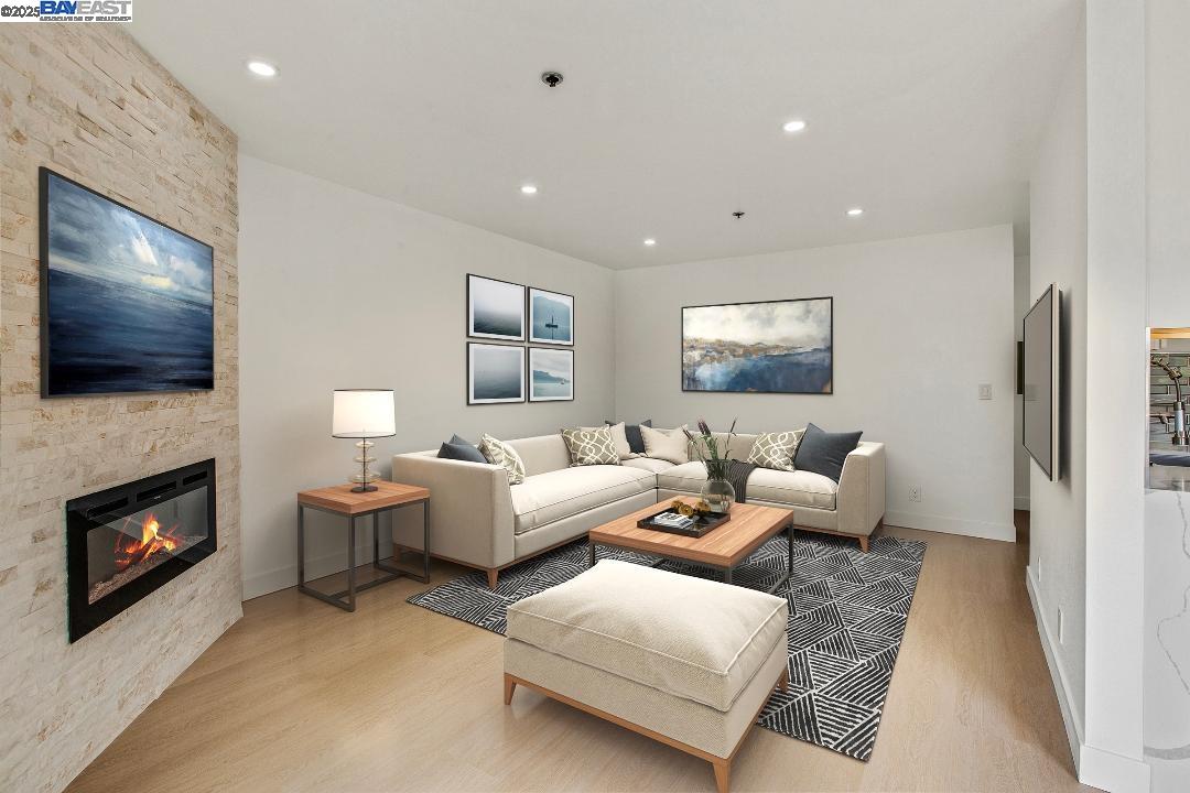 Detail Gallery Image 3 of 39 For 15059 Hesperian #38,  San Leandro,  CA 94578 - 1 Beds | 1 Baths