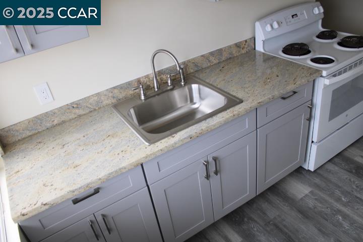 Detail Gallery Image 5 of 8 For 2033 Nevin Ave. 2033a,  Richmond,  CA 94804 - 0 Beds | 1 Baths