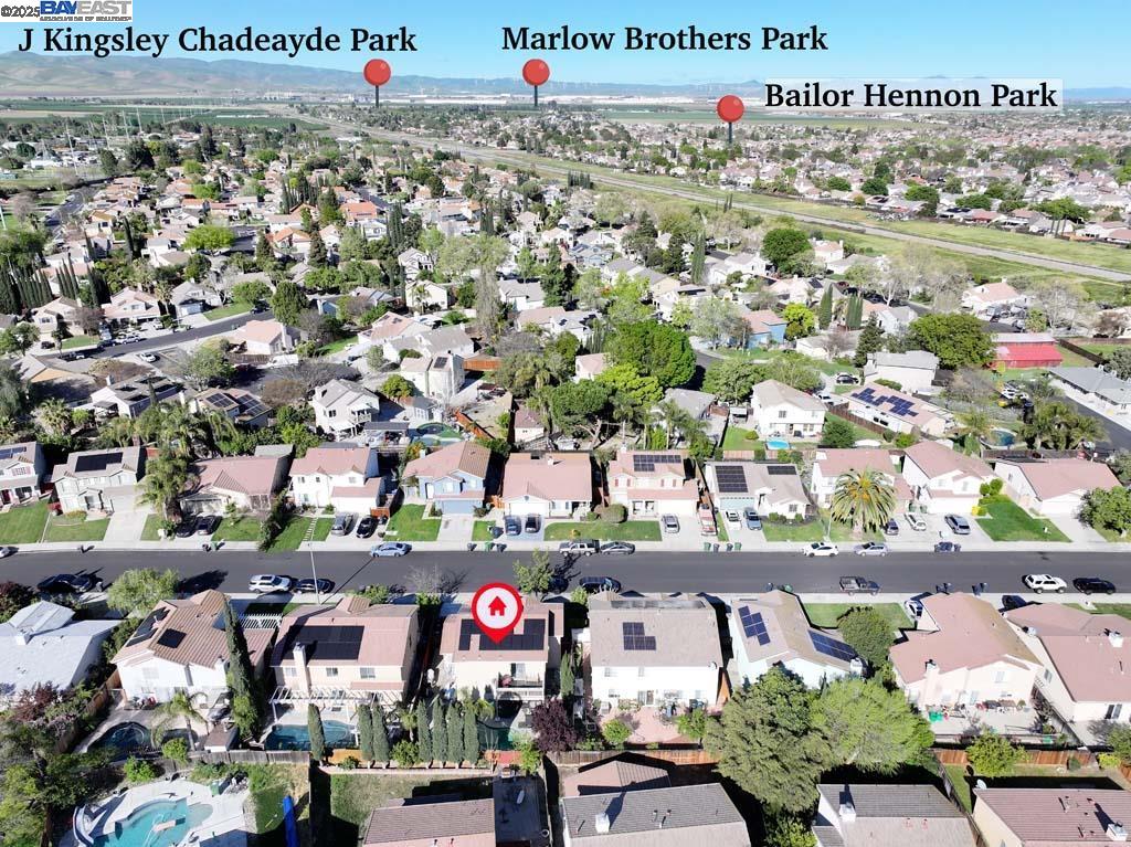 Detail Gallery Image 2 of 28 For 806 Robert L Smith Dr, Tracy,  CA 95376 - 3 Beds | 2/1 Baths