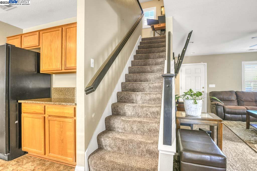 Detail Gallery Image 12 of 28 For 806 Robert L Smith Dr, Tracy,  CA 95376 - 3 Beds | 2/1 Baths