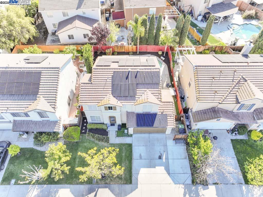 Detail Gallery Image 3 of 28 For 806 Robert L Smith Dr, Tracy,  CA 95376 - 3 Beds | 2/1 Baths
