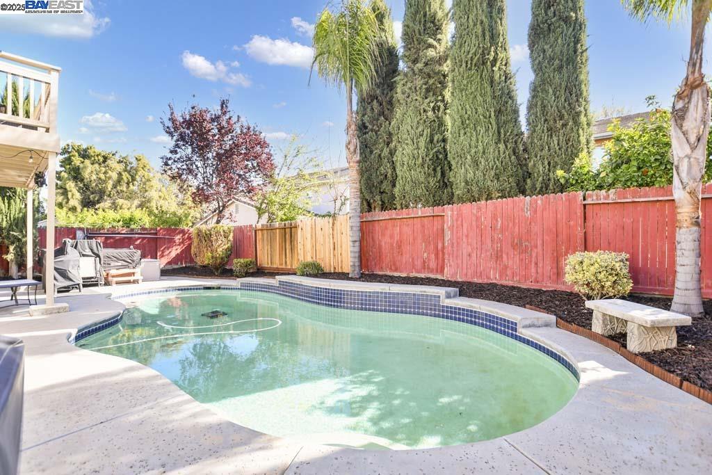 Detail Gallery Image 25 of 28 For 806 Robert L Smith Dr, Tracy,  CA 95376 - 3 Beds | 2/1 Baths