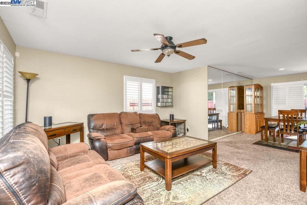 Detail Gallery Image 5 of 28 For 806 Robert L Smith Dr, Tracy,  CA 95376 - 3 Beds | 2/1 Baths