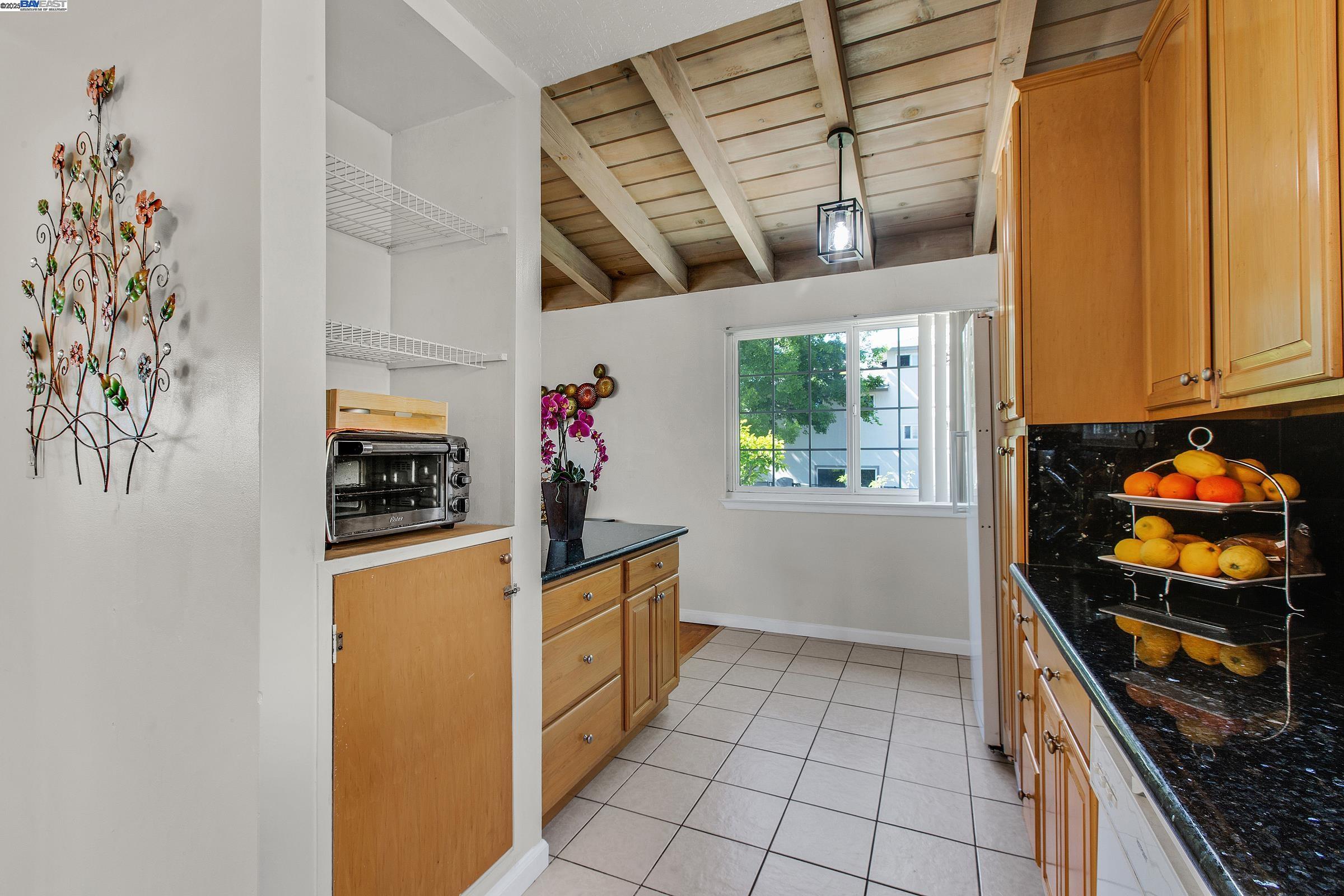 Detail Gallery Image 12 of 42 For 3578 Jerald Ct, Castro Valley,  CA 94546 - 4 Beds | 3 Baths