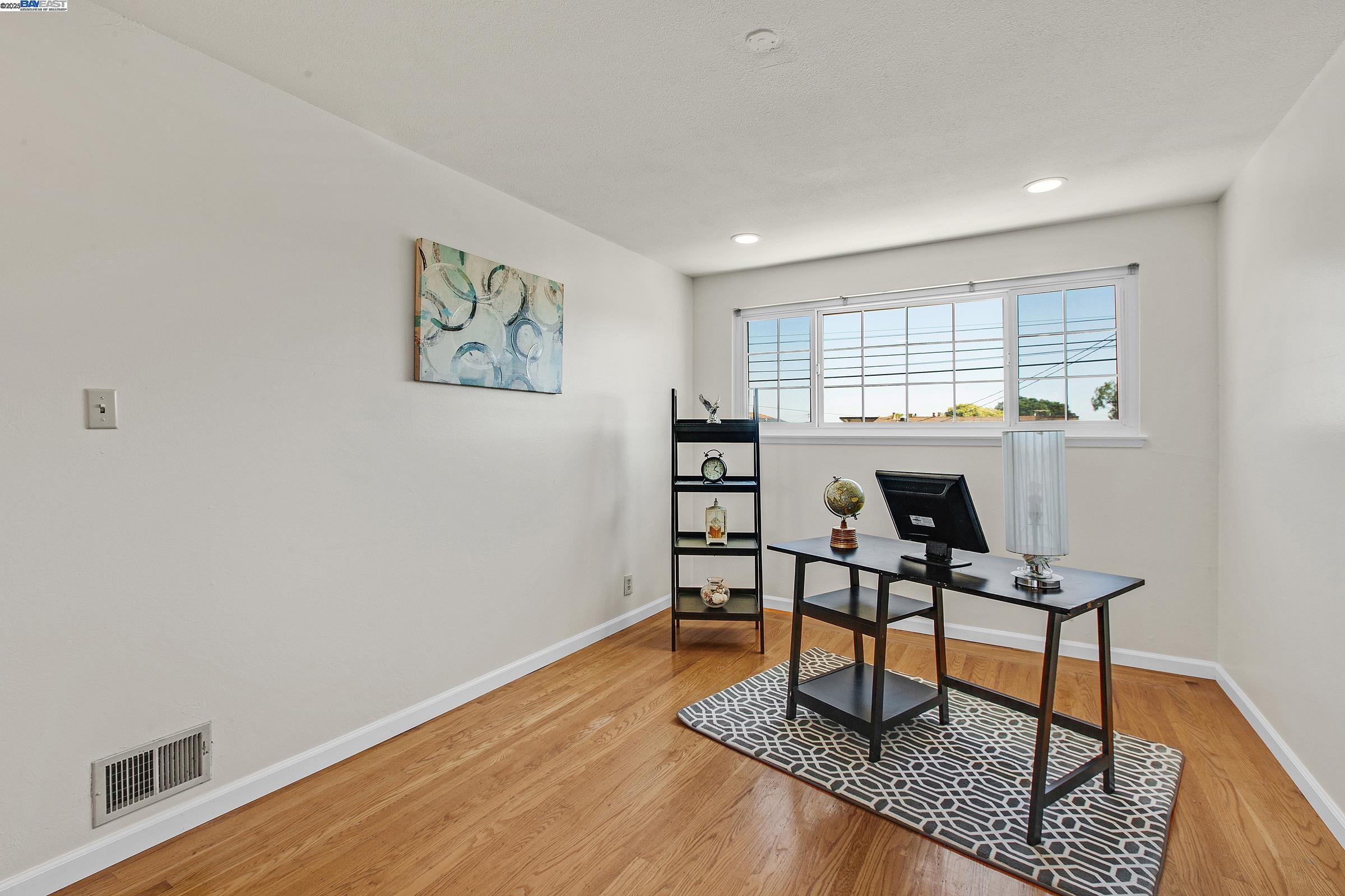 Detail Gallery Image 13 of 42 For 3578 Jerald Ct, Castro Valley,  CA 94546 - 4 Beds | 3 Baths