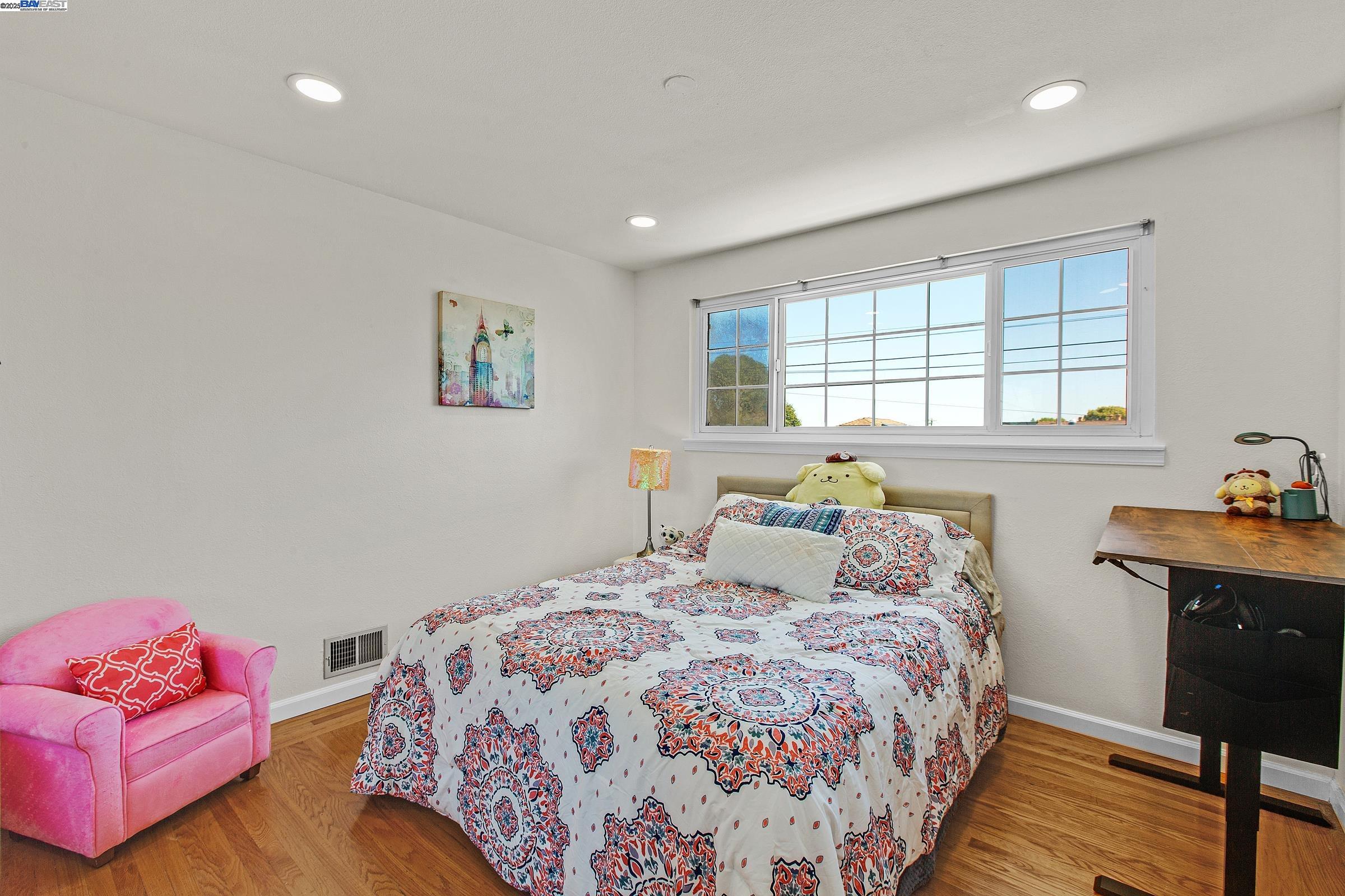 Detail Gallery Image 16 of 42 For 3578 Jerald Ct, Castro Valley,  CA 94546 - 4 Beds | 3 Baths