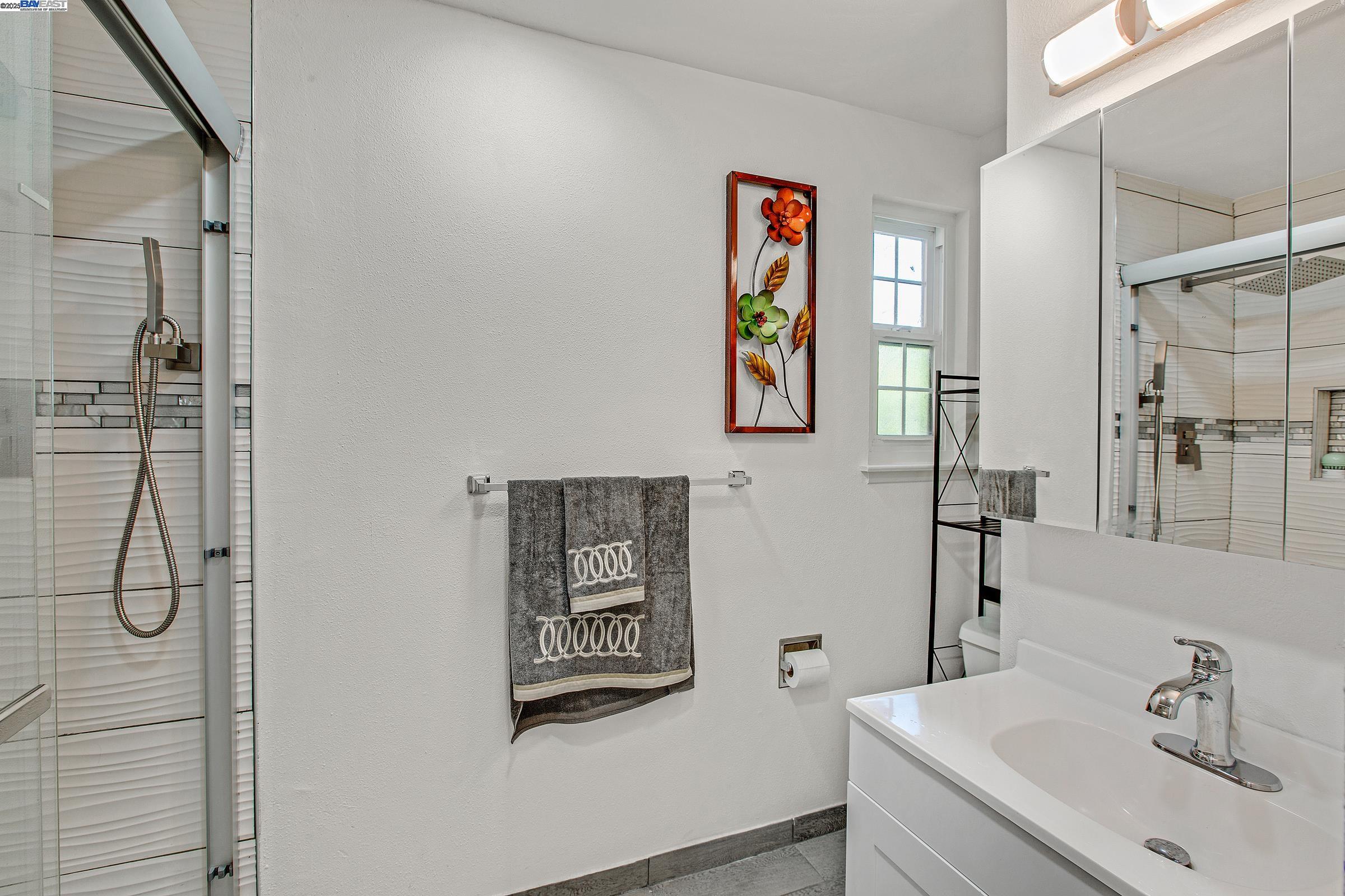 Detail Gallery Image 17 of 42 For 3578 Jerald Ct, Castro Valley,  CA 94546 - 4 Beds | 3 Baths