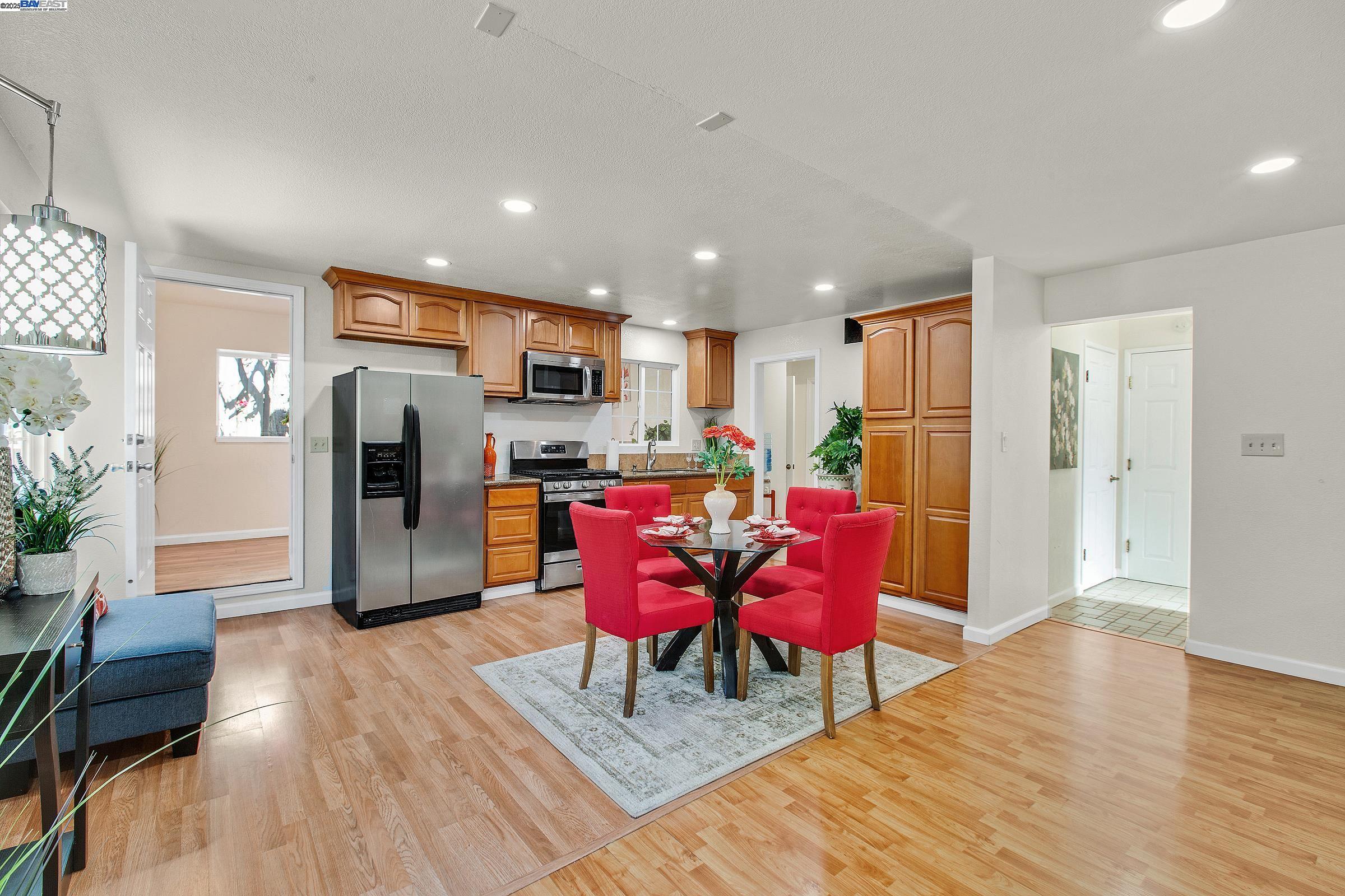 Detail Gallery Image 25 of 42 For 3578 Jerald Ct, Castro Valley,  CA 94546 - 4 Beds | 3 Baths
