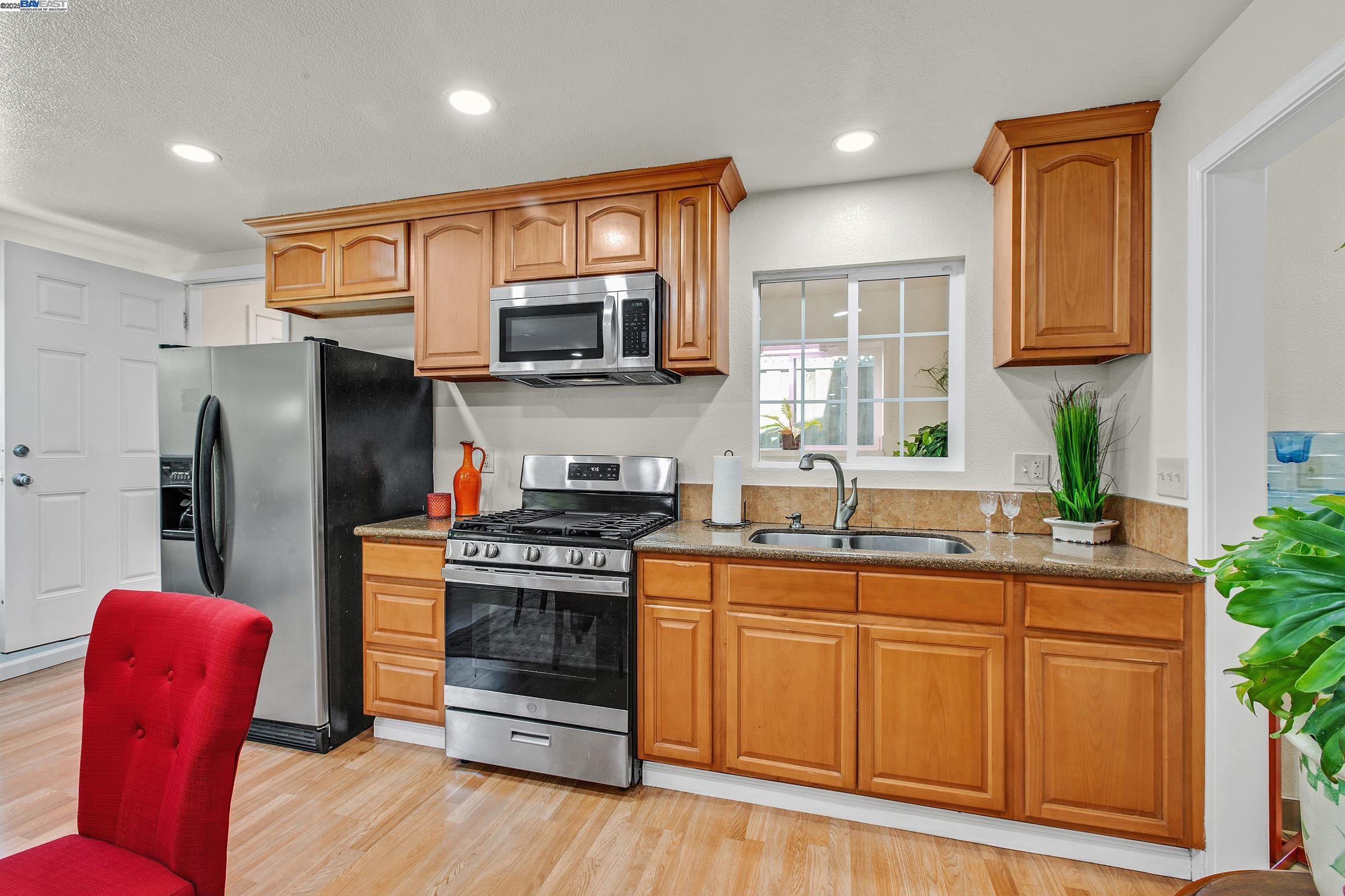 Detail Gallery Image 27 of 42 For 3578 Jerald Ct, Castro Valley,  CA 94546 - 4 Beds | 3 Baths