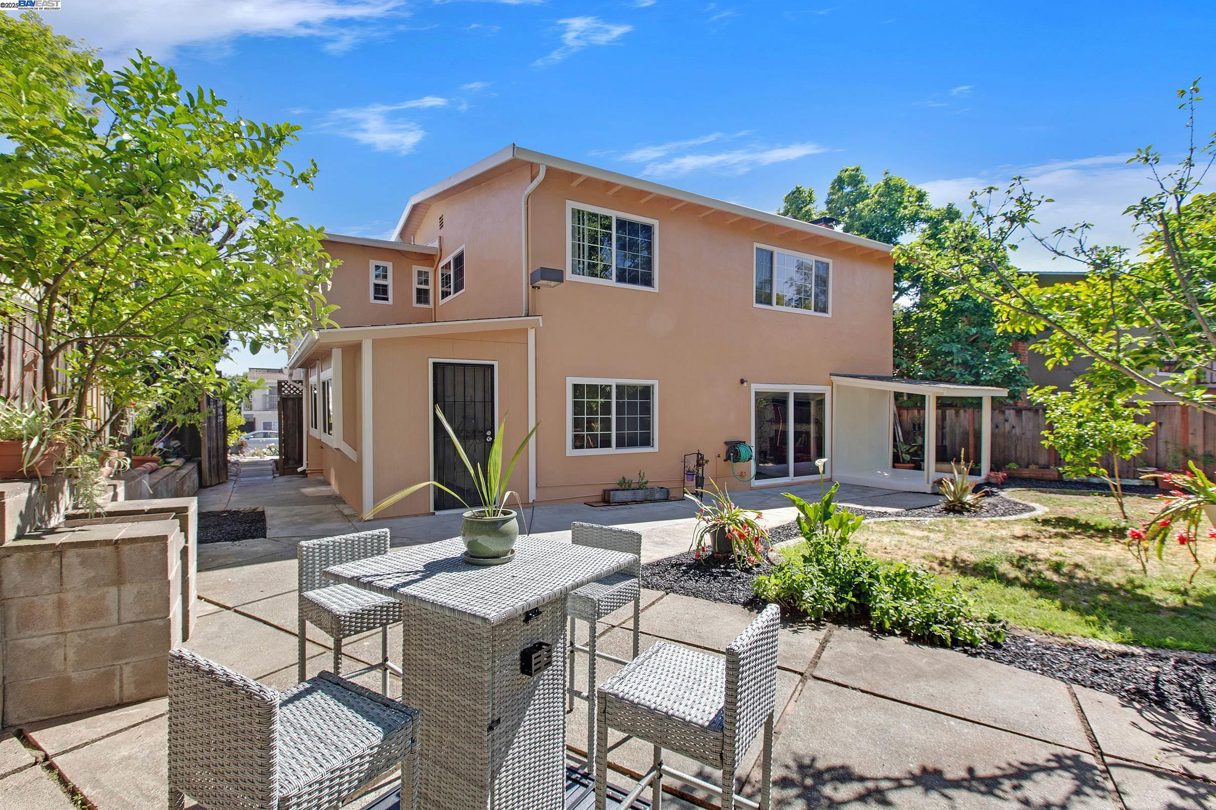 Detail Gallery Image 36 of 42 For 3578 Jerald Ct, Castro Valley,  CA 94546 - 4 Beds | 3 Baths