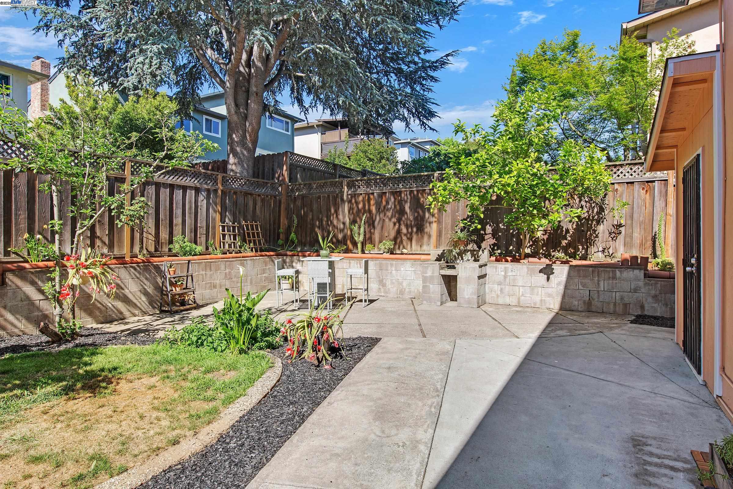 Detail Gallery Image 39 of 42 For 3578 Jerald Ct, Castro Valley,  CA 94546 - 4 Beds | 3 Baths