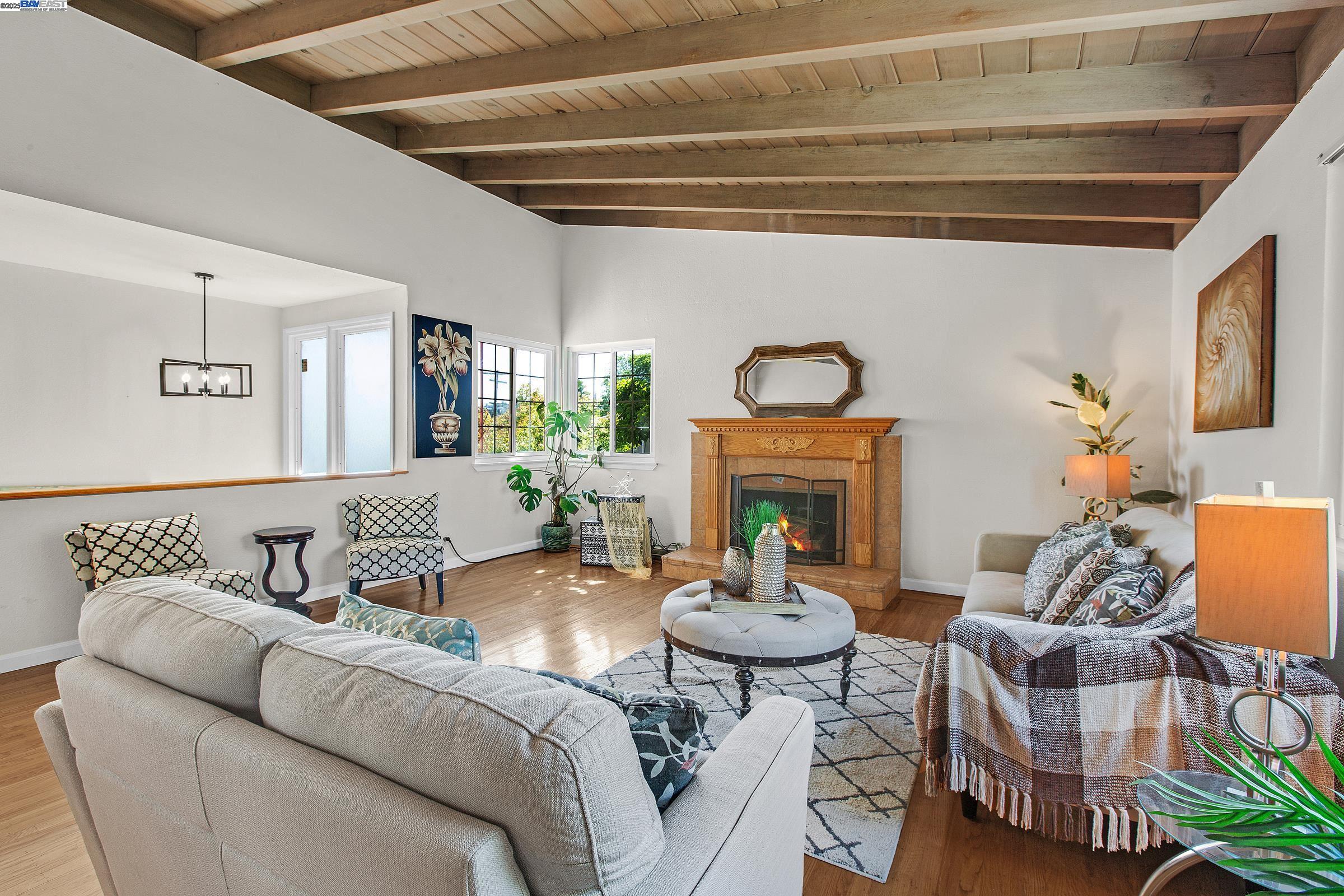 Detail Gallery Image 5 of 42 For 3578 Jerald Ct, Castro Valley,  CA 94546 - 4 Beds | 3 Baths