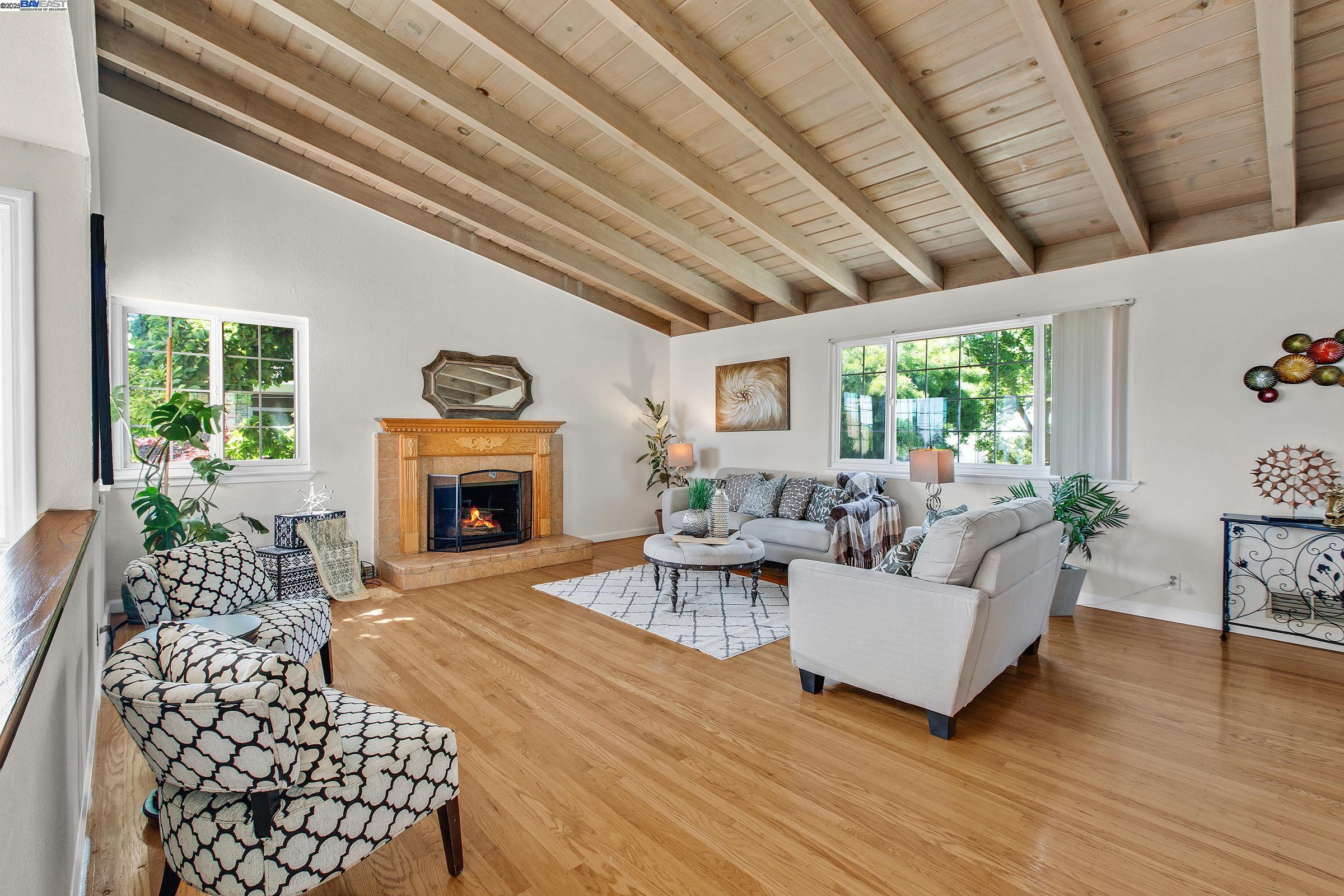 Detail Gallery Image 7 of 42 For 3578 Jerald Ct, Castro Valley,  CA 94546 - 4 Beds | 3 Baths