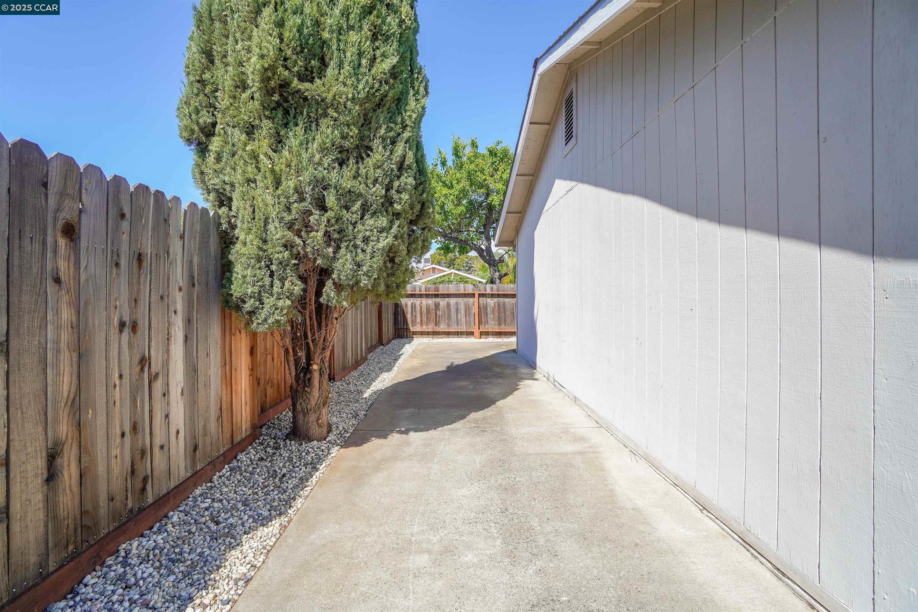 Detail Gallery Image 28 of 36 For 81 Pioneer Ct, Oakley,  CA 94561 - 4 Beds | 2/1 Baths