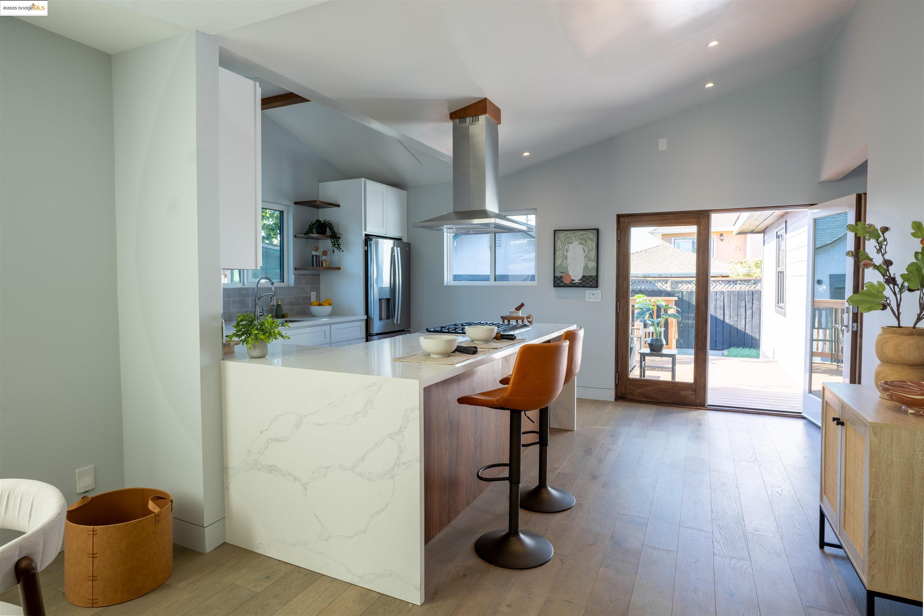 Detail Gallery Image 9 of 20 For 2009 Auseon Avenue, Oakland,  CA 94621 - 3 Beds | 3/1 Baths