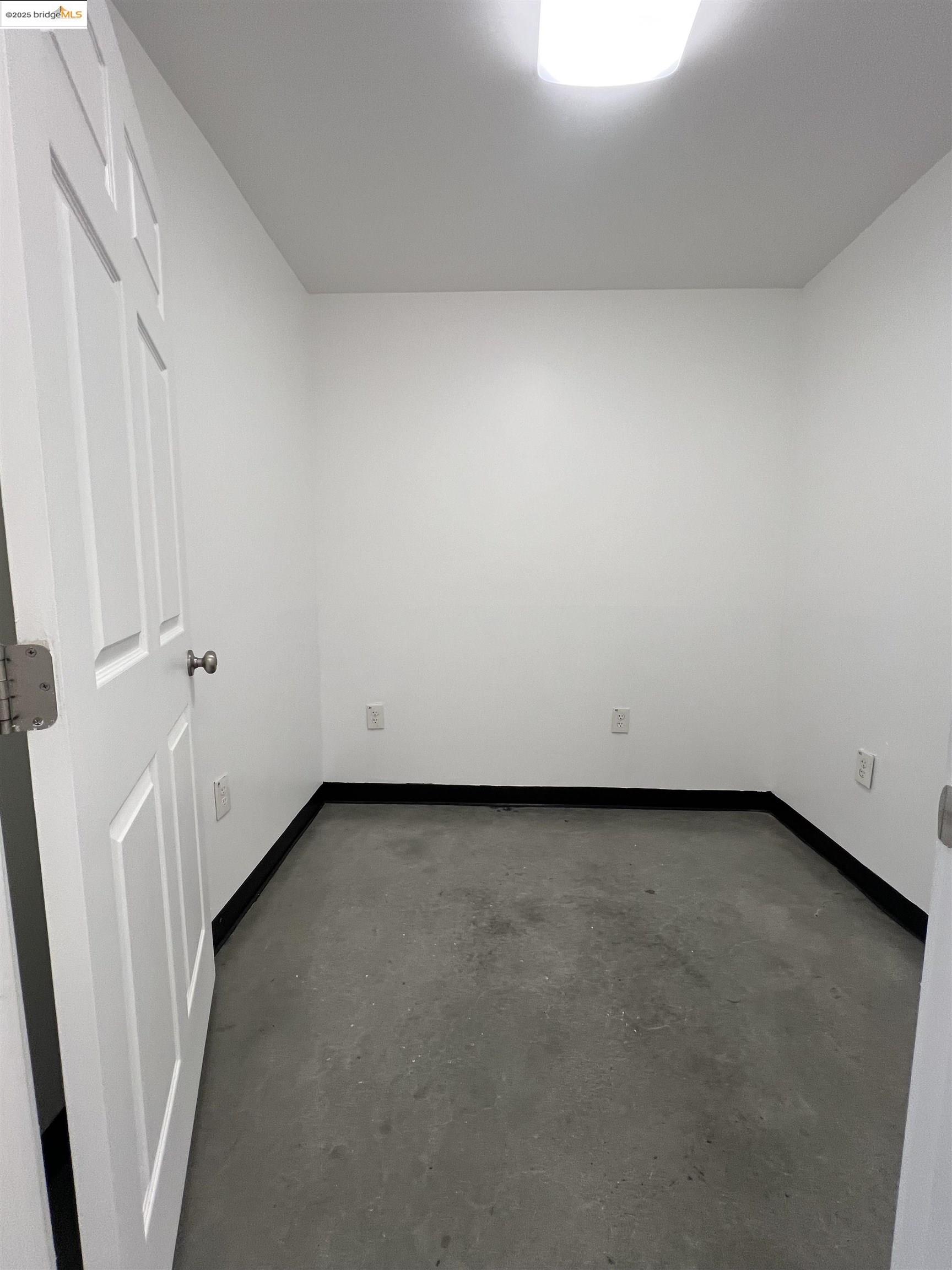 Detail Gallery Image 5 of 10 For 9400 International, Suite a, Oakland,  CA 94603 - – Beds | – Baths
